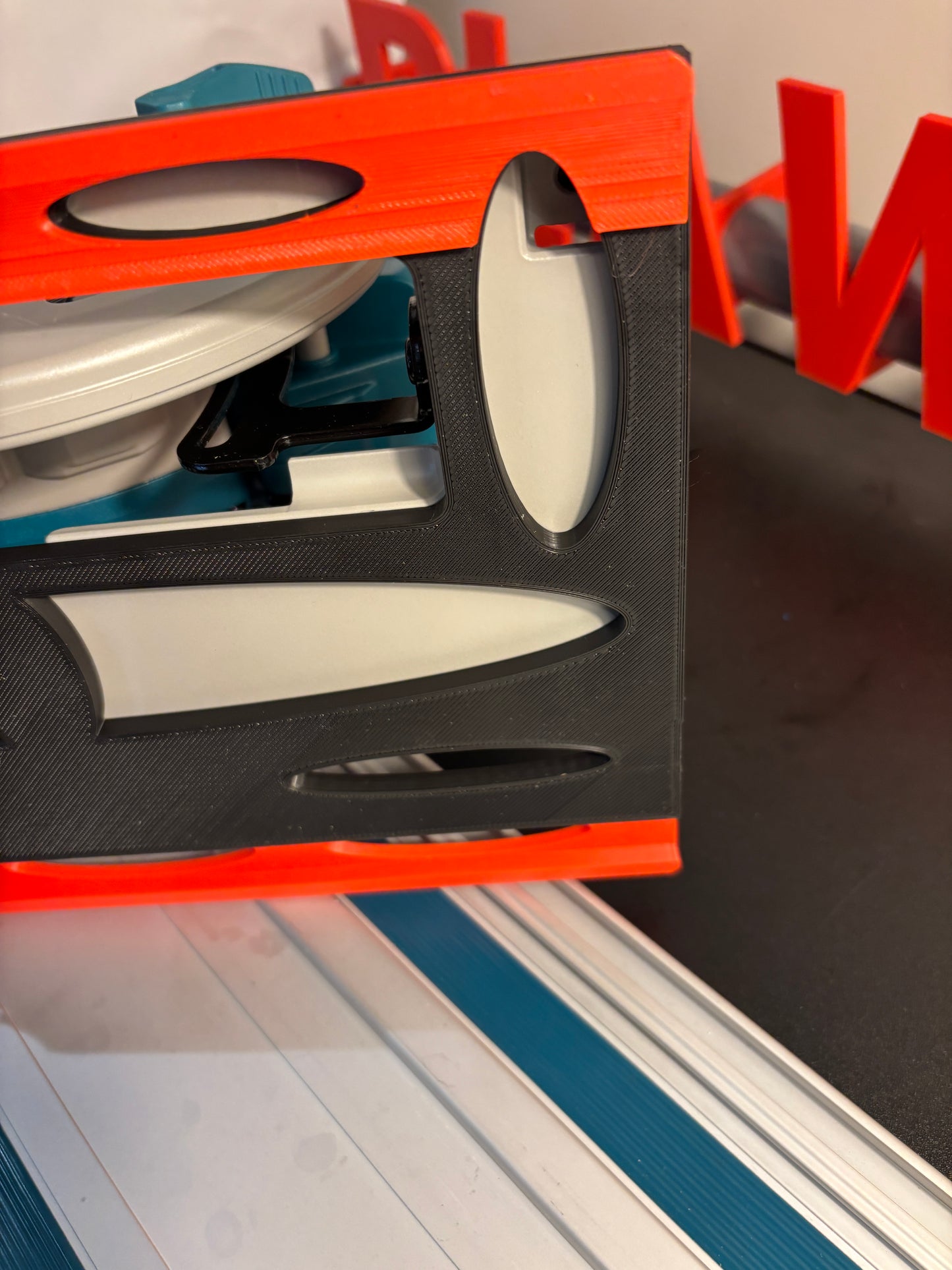 Makita DHS680 / XSH03Z base / Skid plate for Circular Saw to fit Makita Guide rail