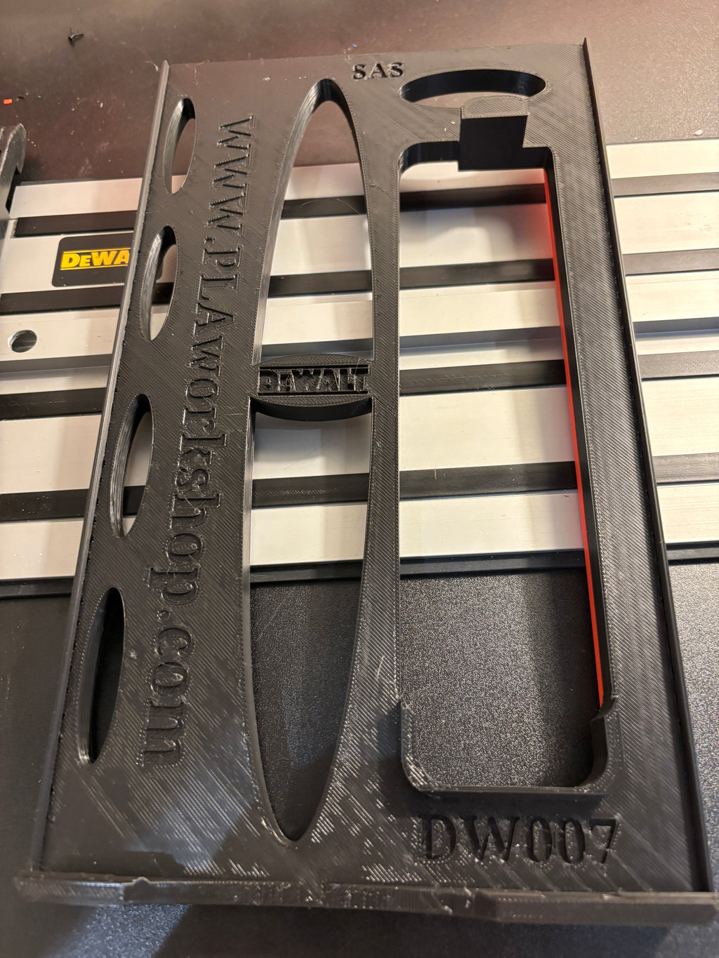 DEWALT DW007 Skill Saw Adaptor Base / Skid Plate Shoe to fit Dewalt Guide rail
