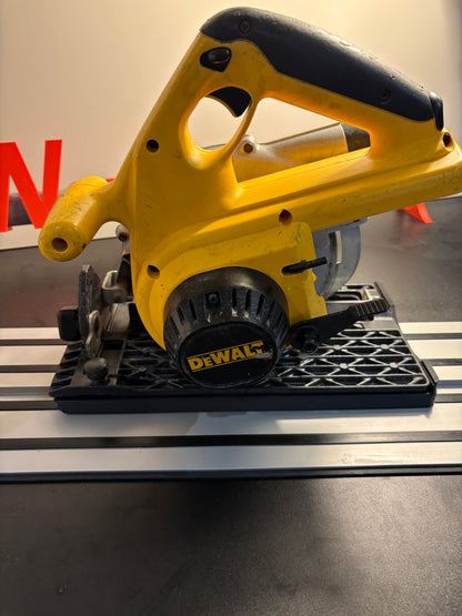 DEWALT DW007 Skill Saw Adaptor Base / Skid Plate Shoe to fit Dewalt Guide rail