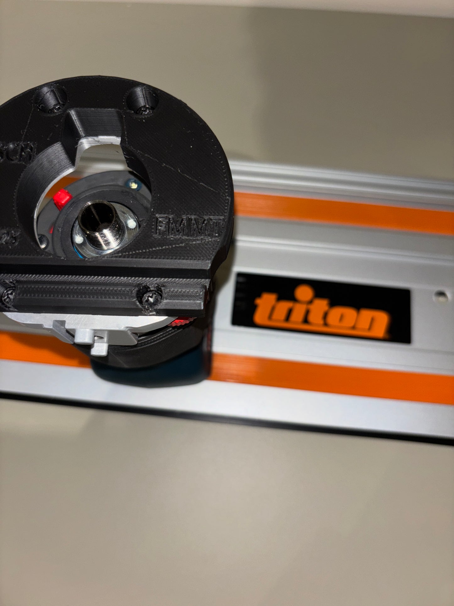 Bosch GKF 18V-25 Advanced Trim Router Plunge Base Guide Rail Adapter to Triton Track / Guide Rail