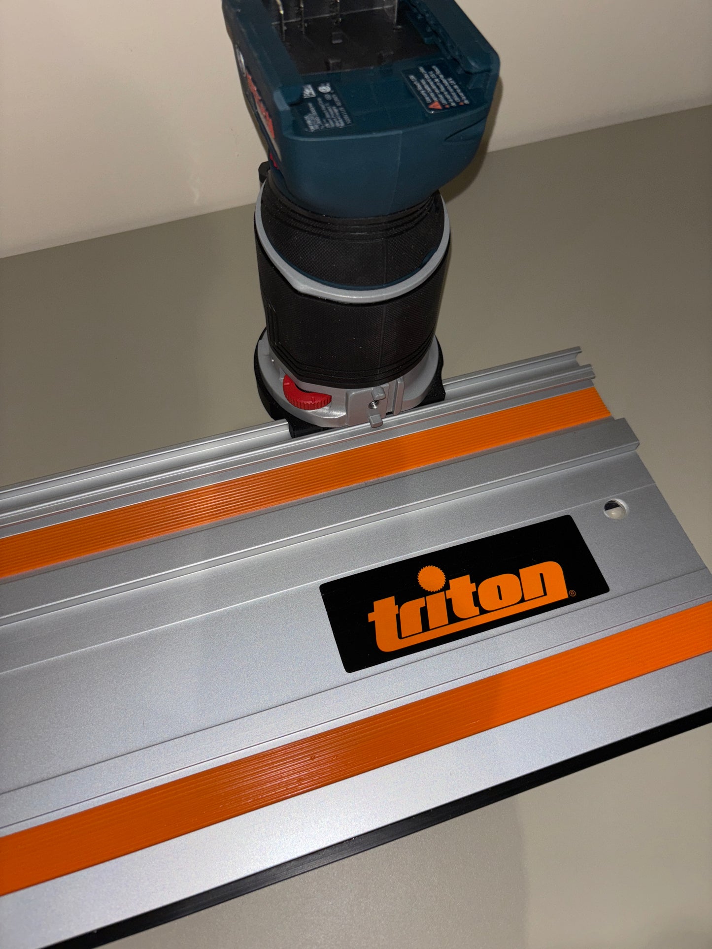 Bosch GKF 18V-25 Advanced Trim Router Plunge Base Guide Rail Adapter to Triton Track / Guide Rail