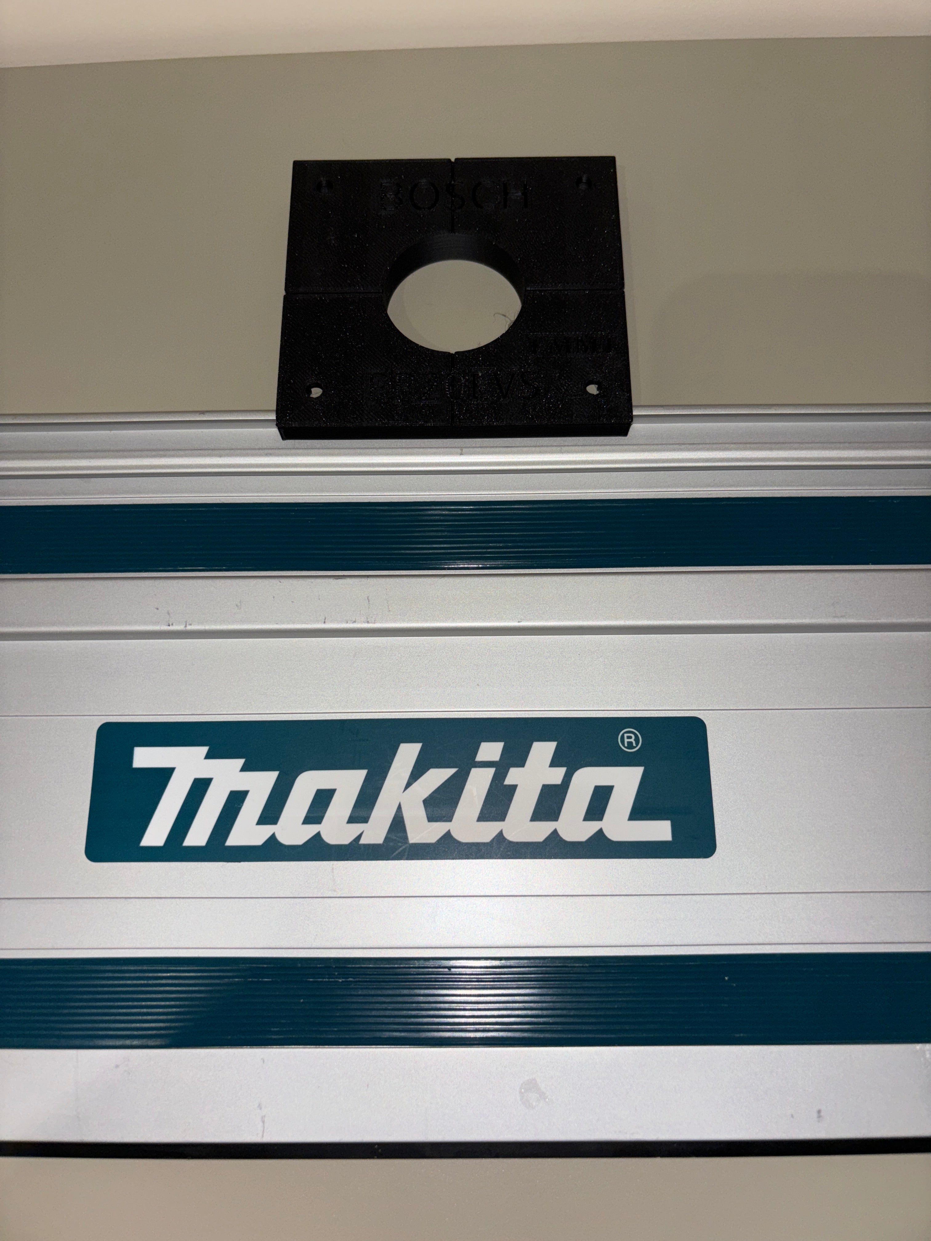 Bosch PR20EVS Trim Router Plunge Base Guide Rail Adapter to Makita Track / Guide Rail