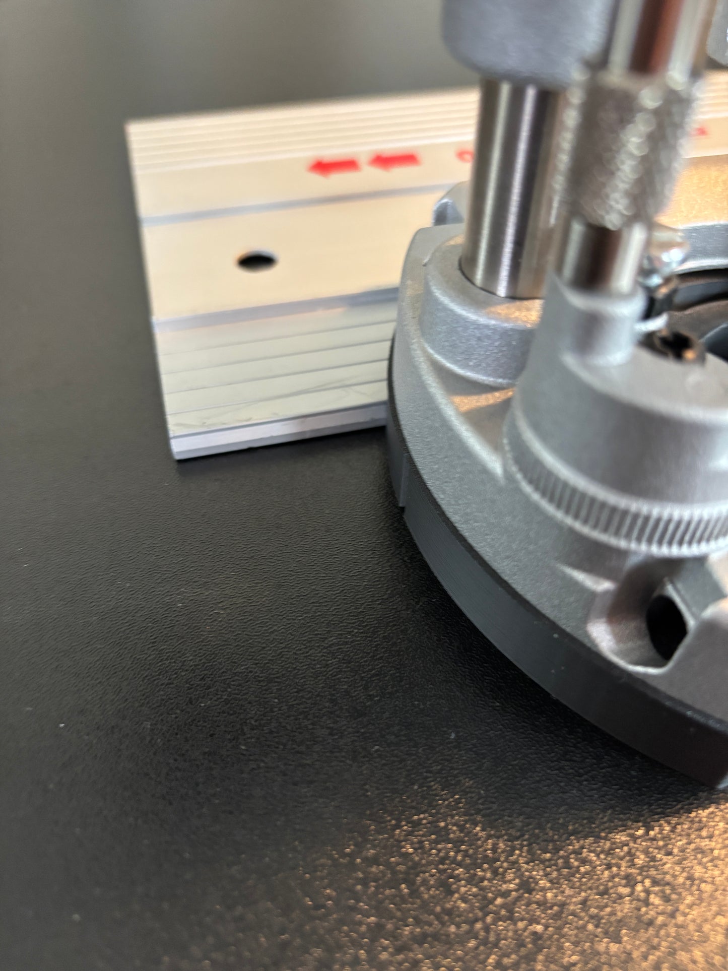 Dewalt DNP612 Router Plunge Base Adaptor for Guide Rail to fit Mafell Guide Track/Rail