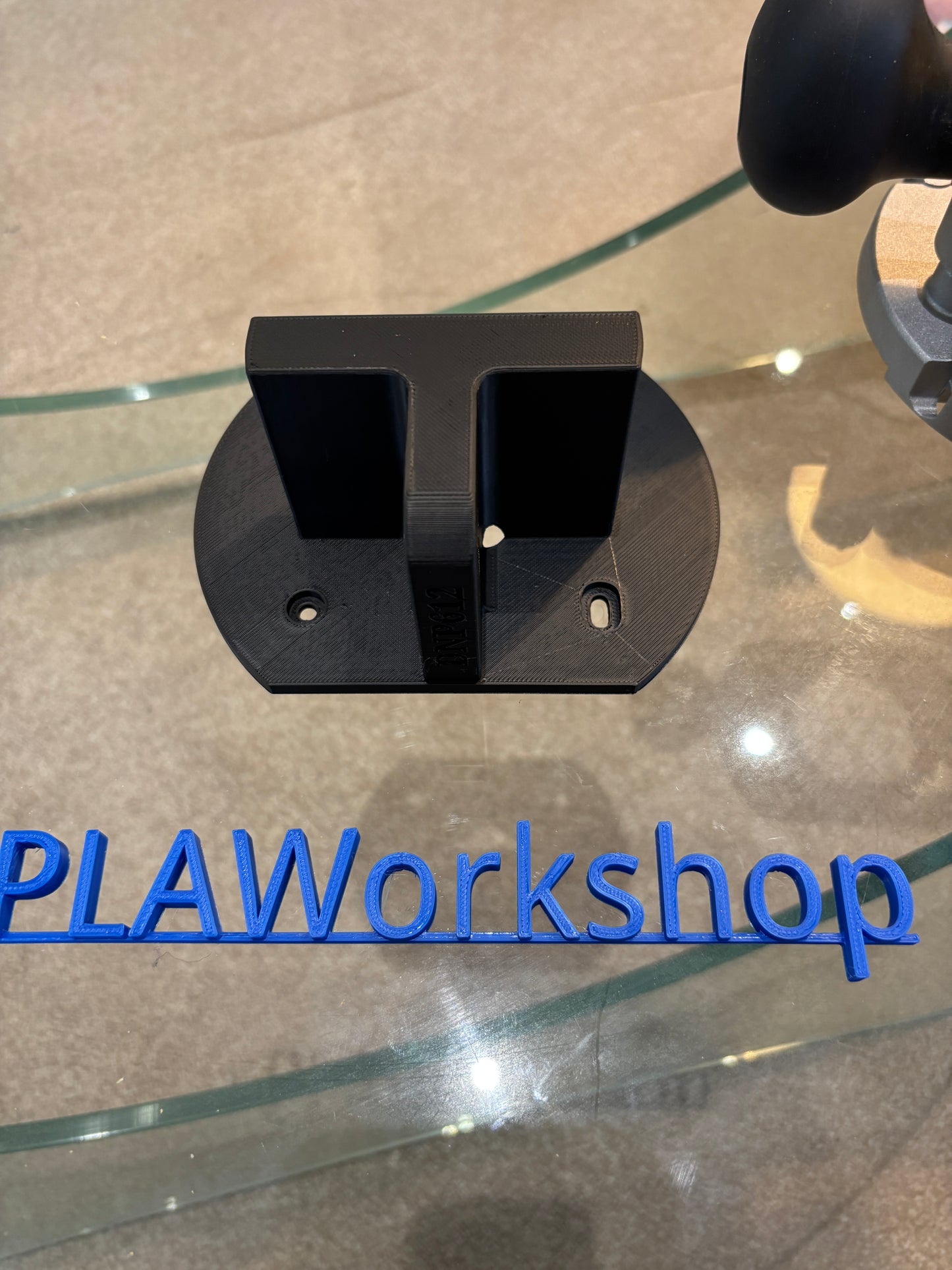 Dewalt DCW600 DWP611 Edge banding attachment in combination with the DNP612 Plunge Base Type 1