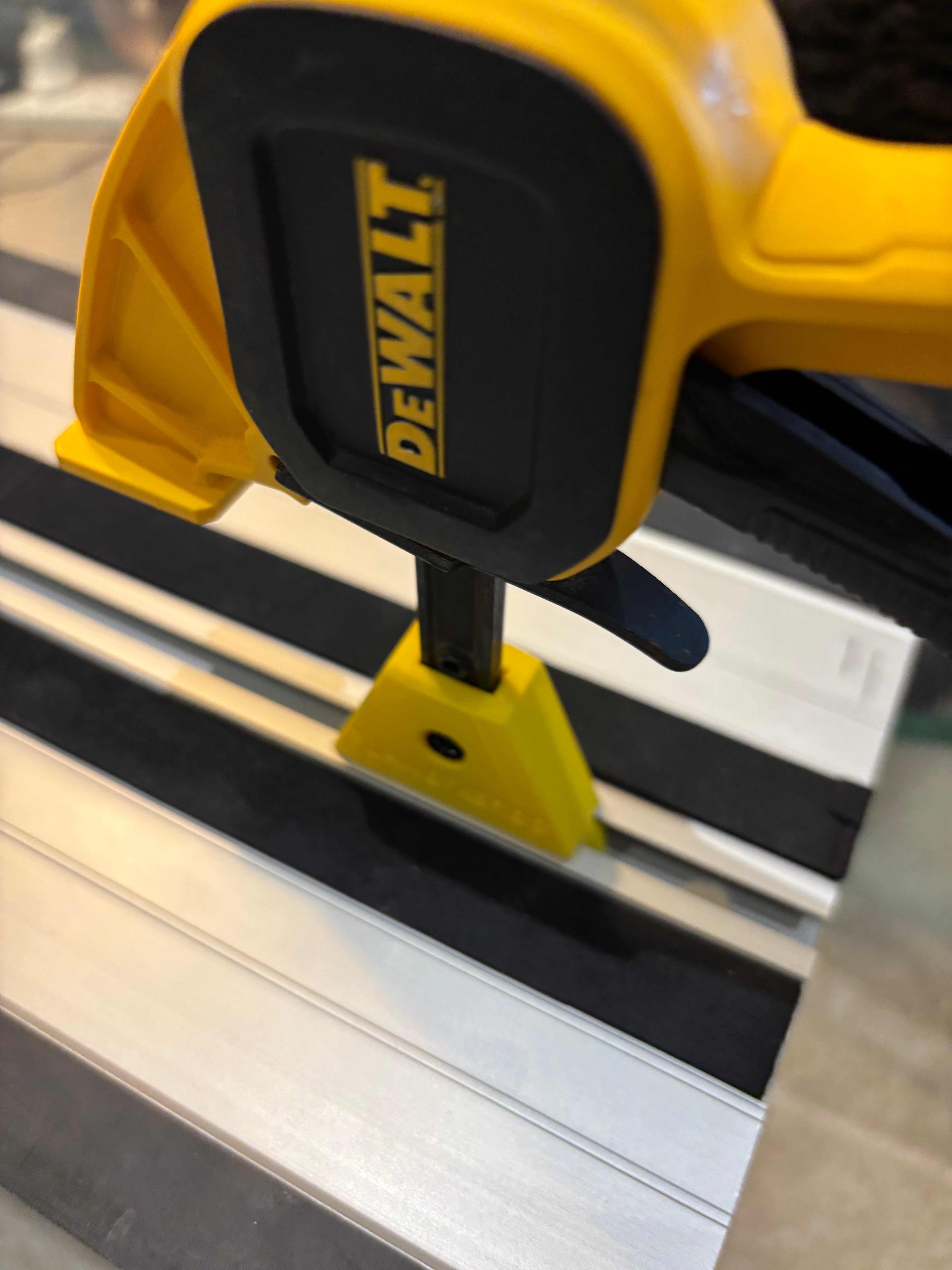 DeWalt track Saw guide rail clamp feet adaptor (PK 2) - For Dewalt Quick Grip Clamp