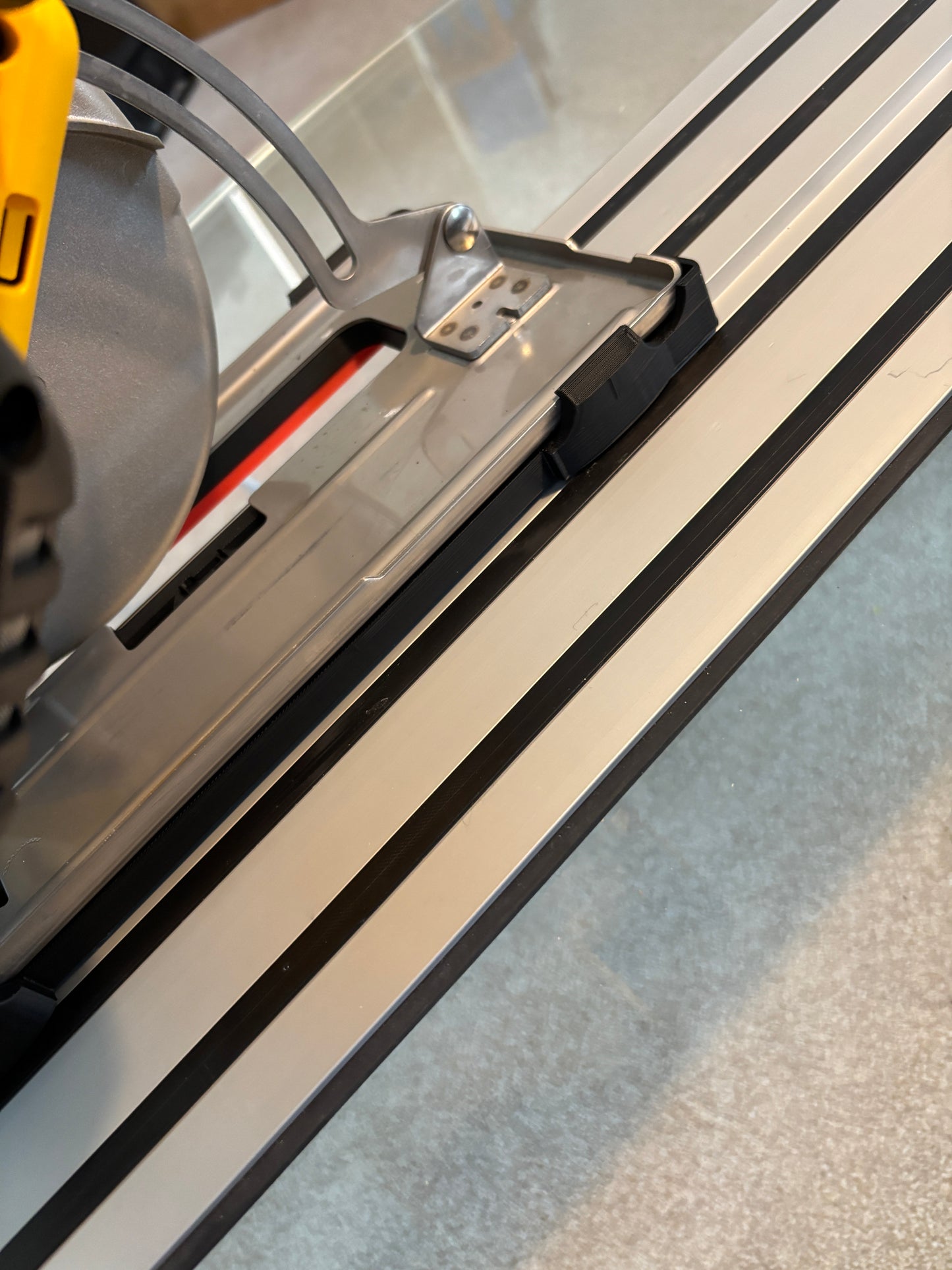 Dewalt DCS383 Metal Saw Adaptor base / Skid plate for Circular Saw to fit Dewalt Guide rail