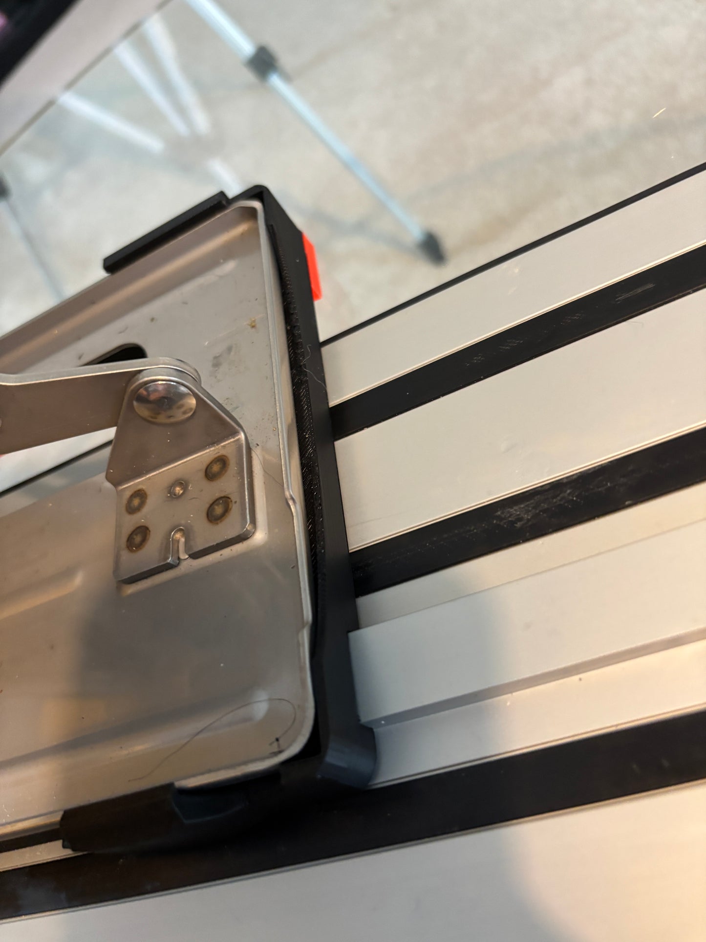 Dewalt DCS383 Metal Saw Adaptor base / Skid plate for Circular Saw to fit Dewalt Guide rail