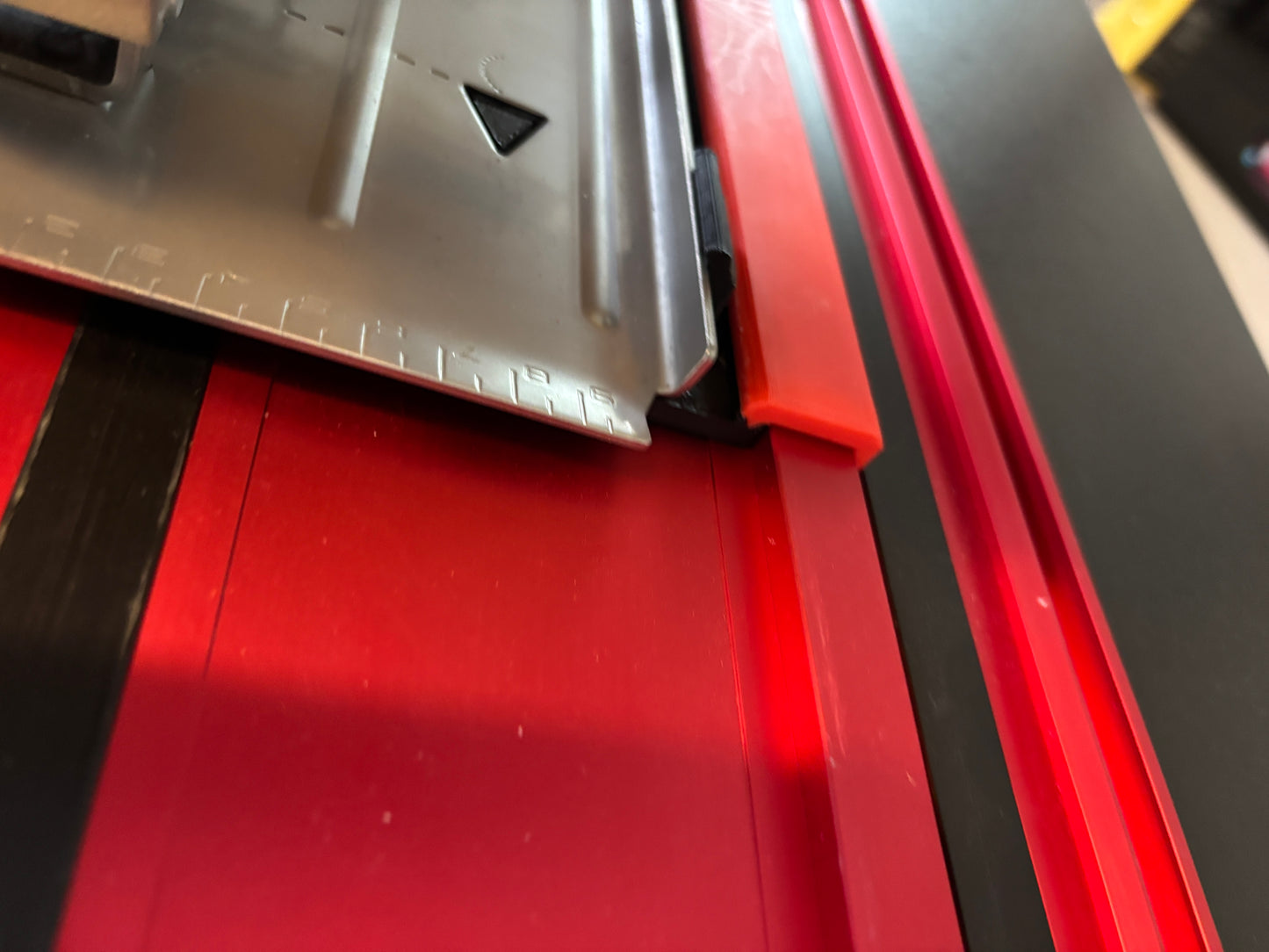 Dewalt DCS383 Metal Saw Adaptor base / Skid plate for Circular Saw to fit Milwaukee Guide rail