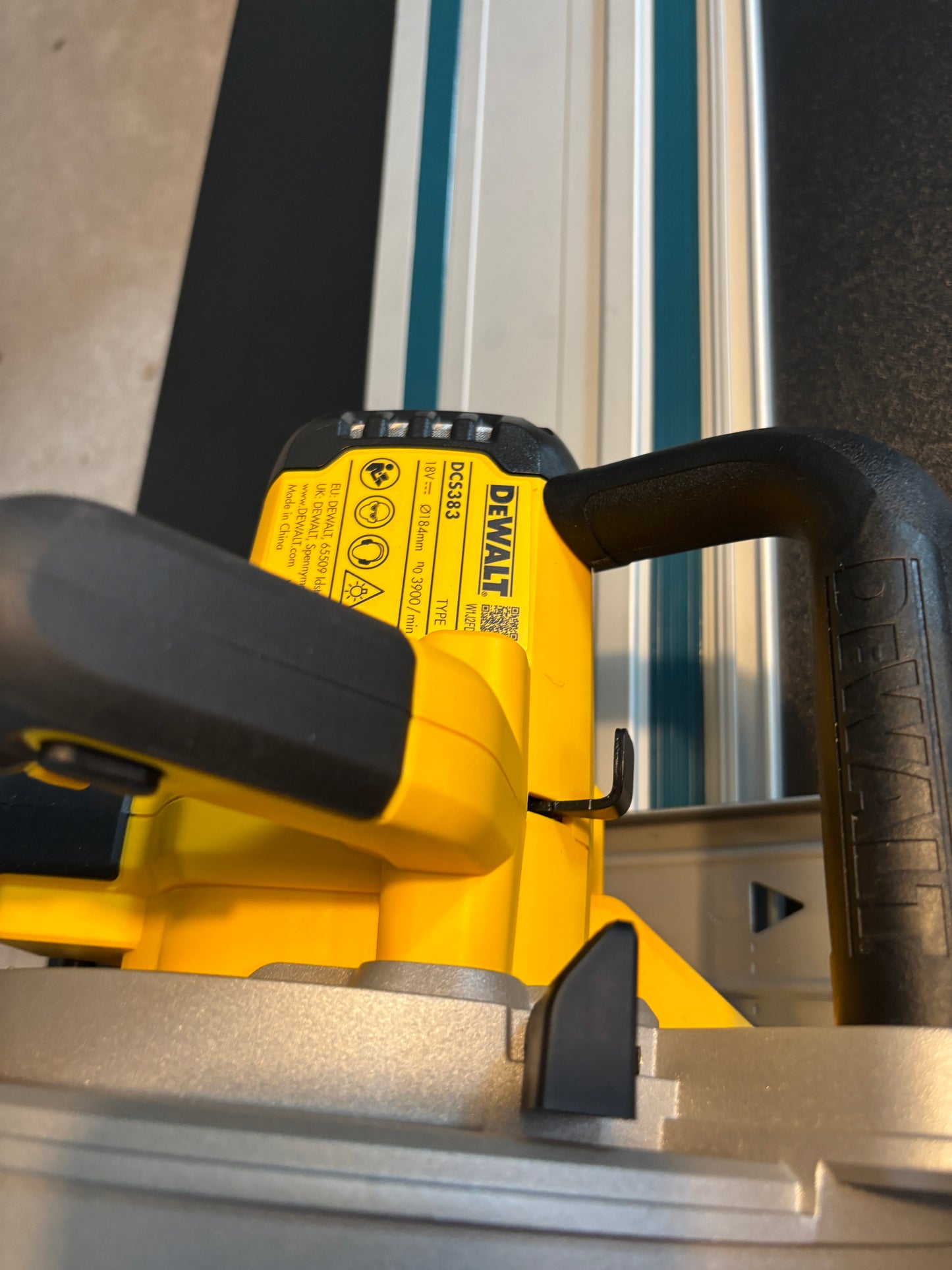 Dewalt DCS383 Metal Saw Adaptor base / Skid plate for Circular Saw to fit Makita Guide rail