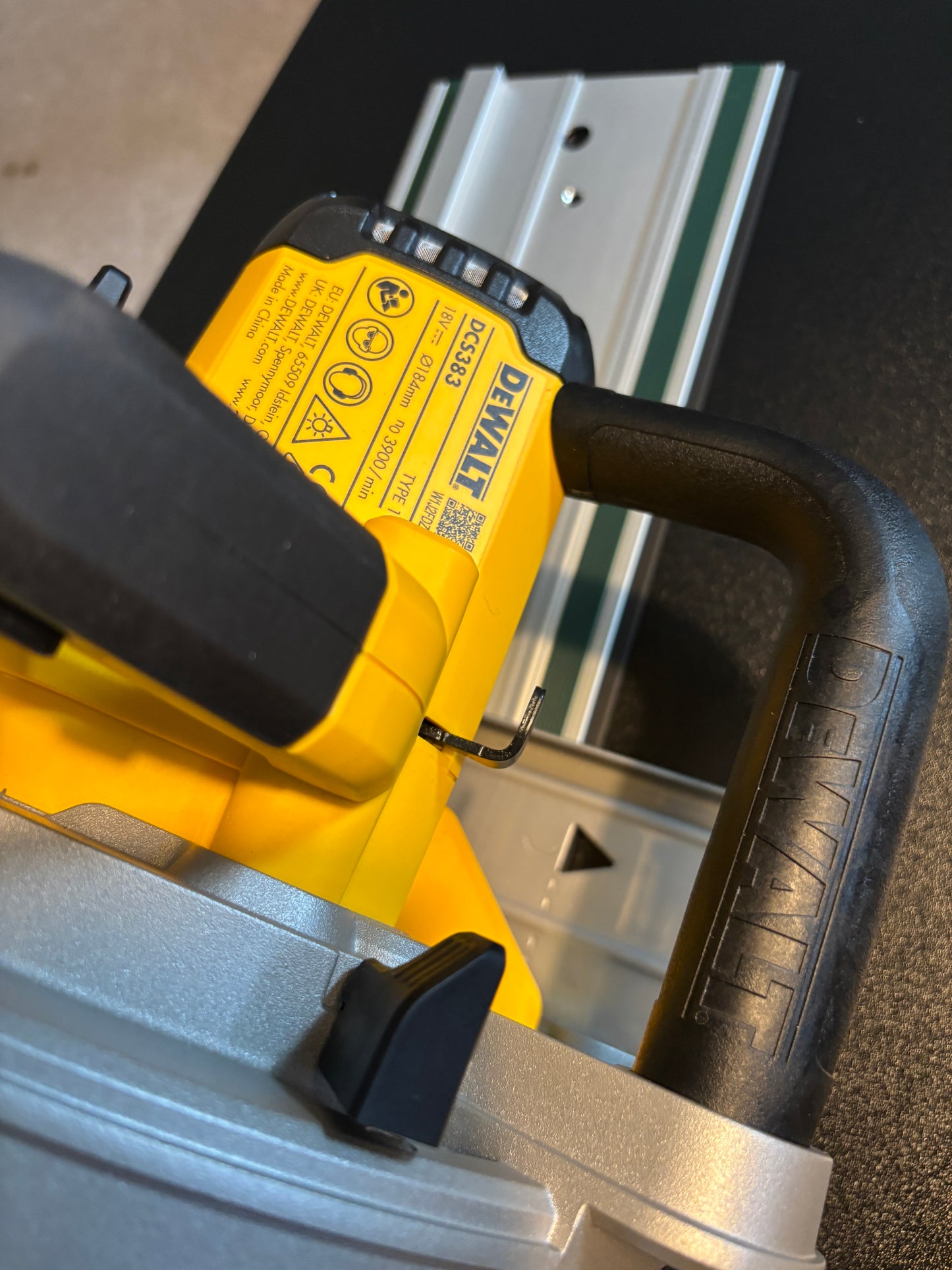 Dewalt DCS383 Metal Saw Adaptor base / Skid plate for Circular Saw to fit Metabo Guide rail