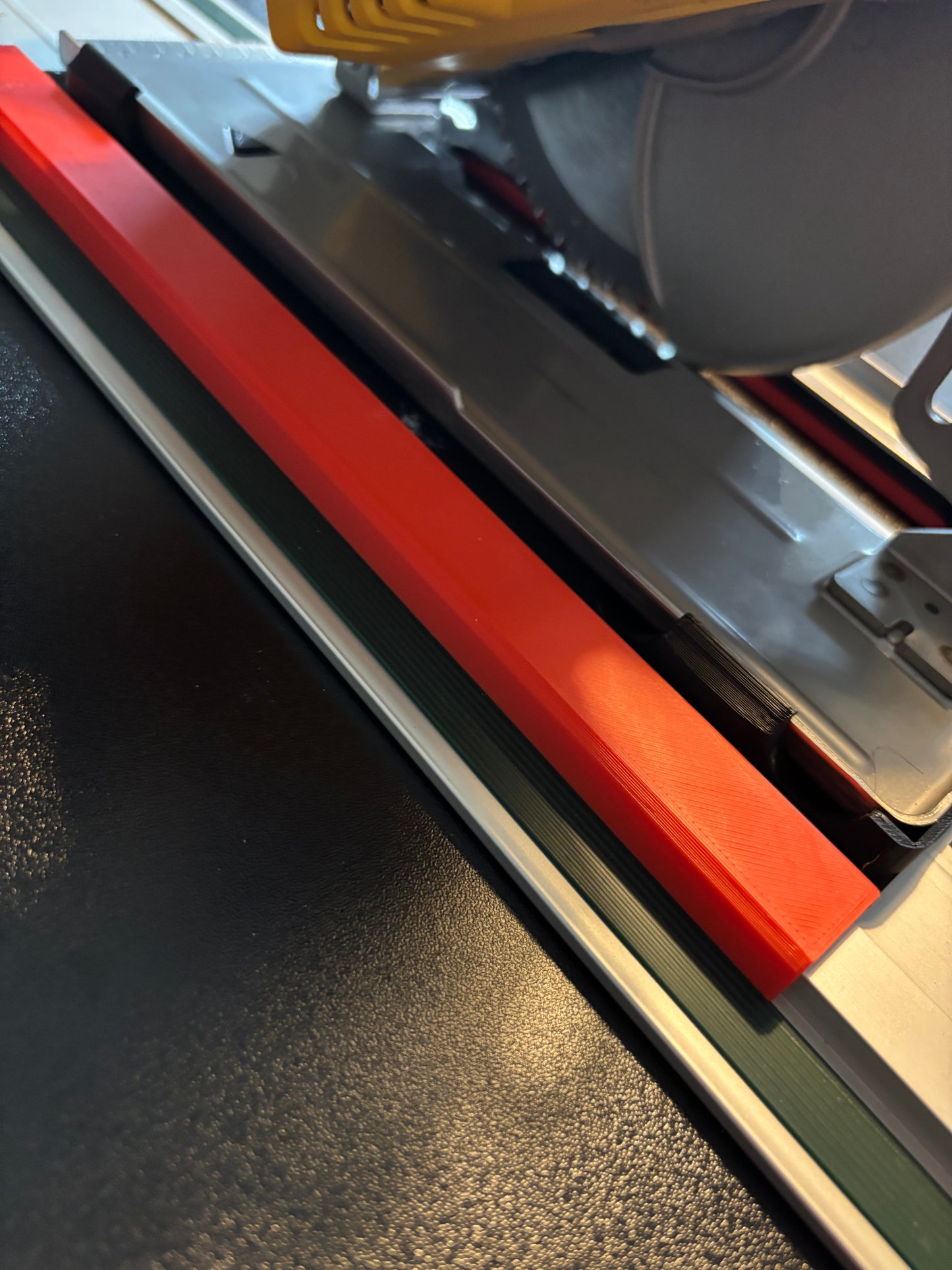 Dewalt DCS383 Metal Saw Adaptor base / Skid plate for Circular Saw to fit Metabo Guide rail