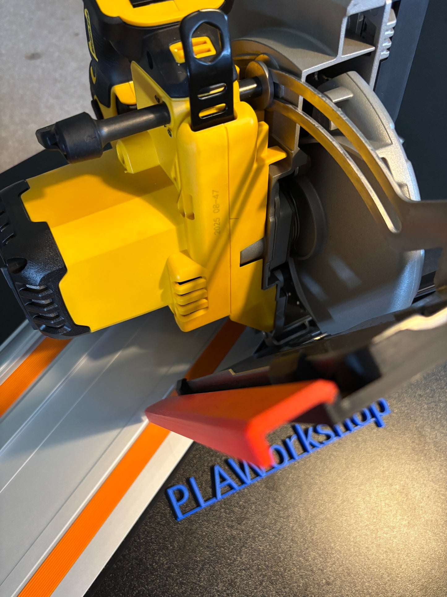 Dewalt DCS383 Metal Saw Adaptor base / Skid plate for Circular Saw to fit Triton Guide rail