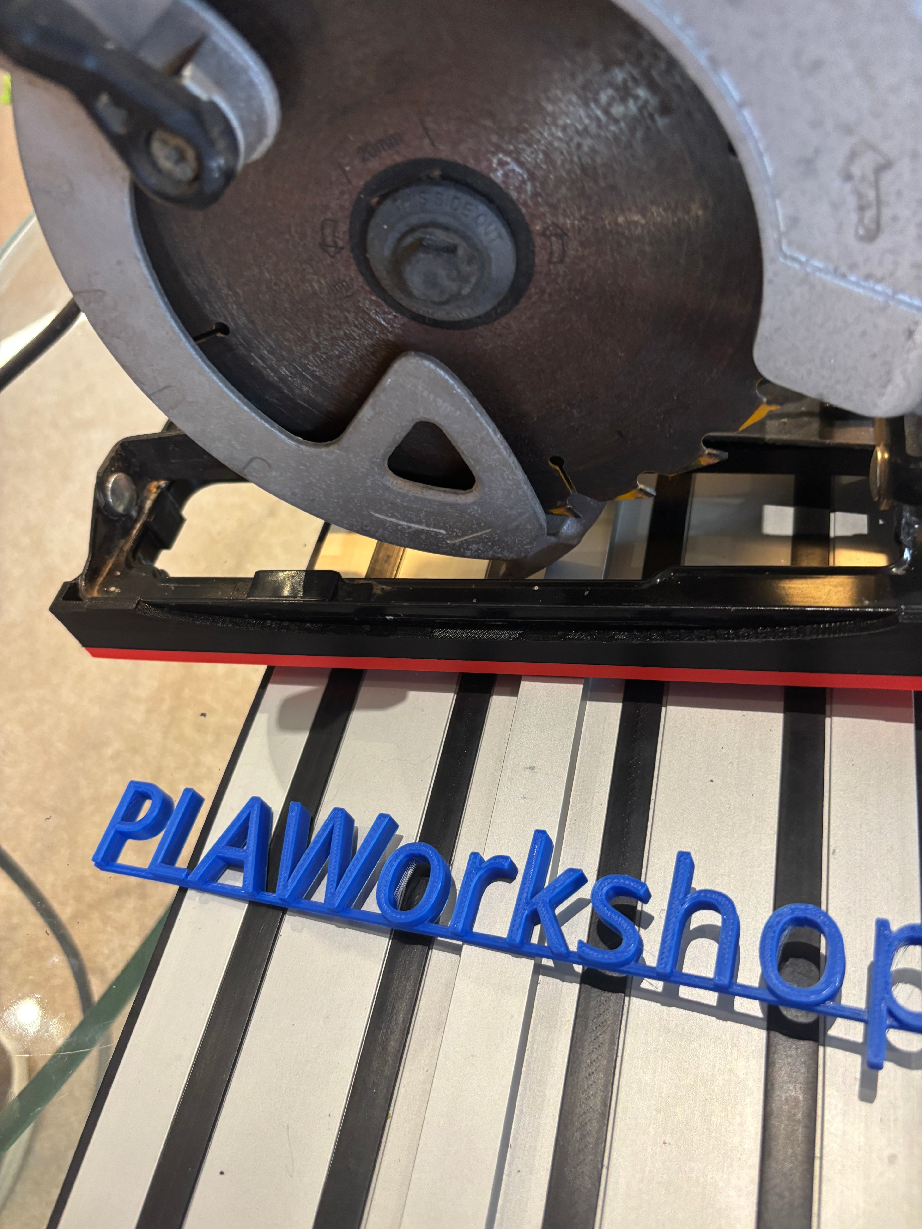 Dewalt DWE550 Adaptor base / Skid plate for Circular Saw to fit Dewalt Guide rail
