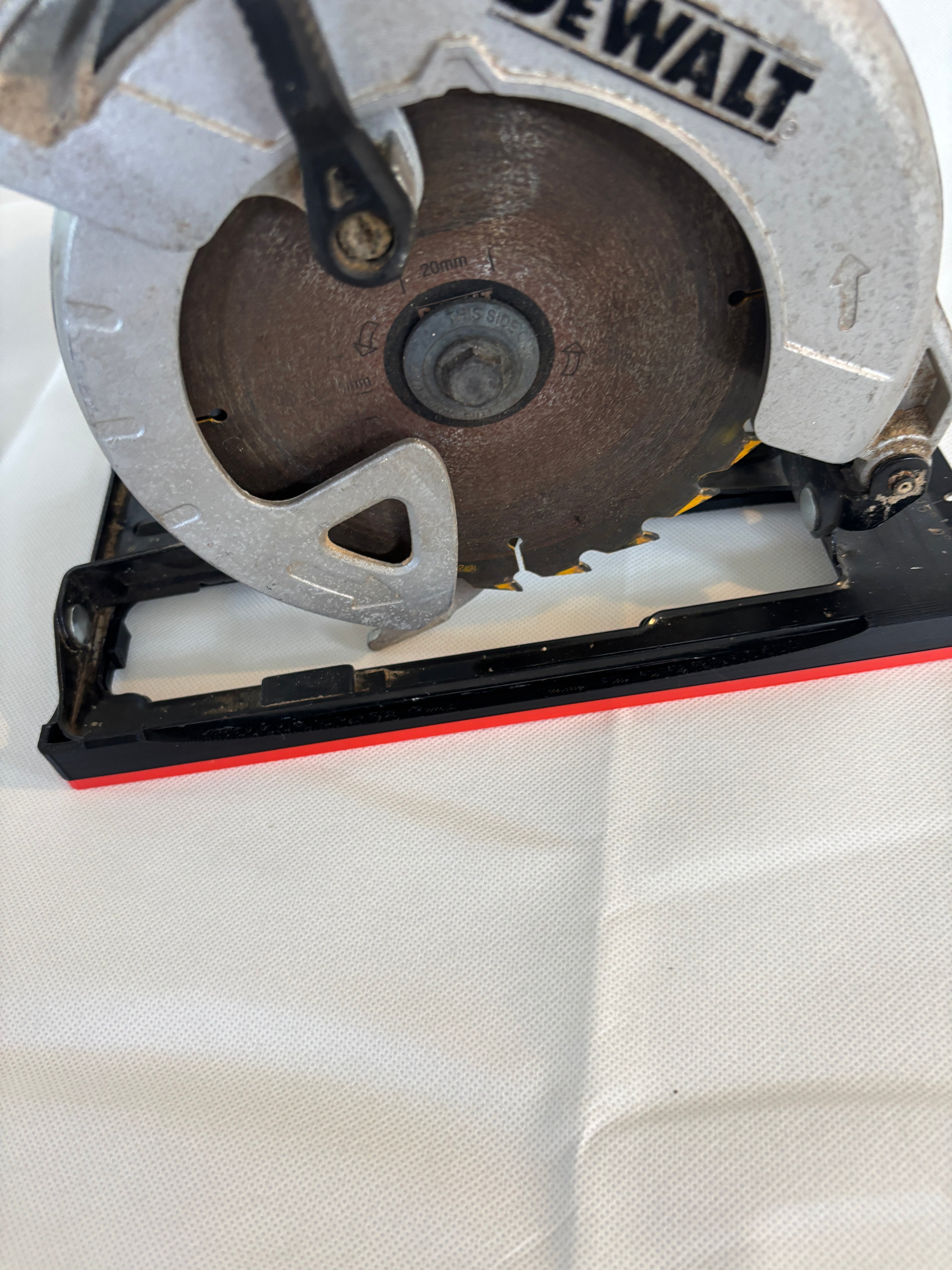 Dewalt DWE550 Adaptor base / Skid plate for Circular Saw to fit Milwaukee Guide rail