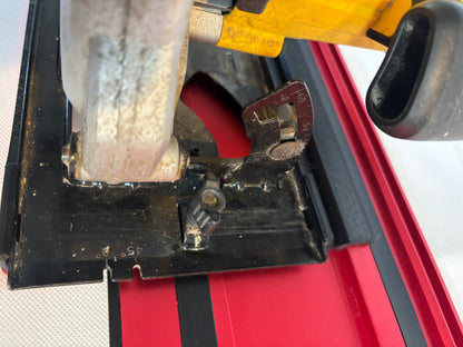 Dewalt DWE550 Adaptor base / Skid plate for Circular Saw to fit Milwaukee Guide rail