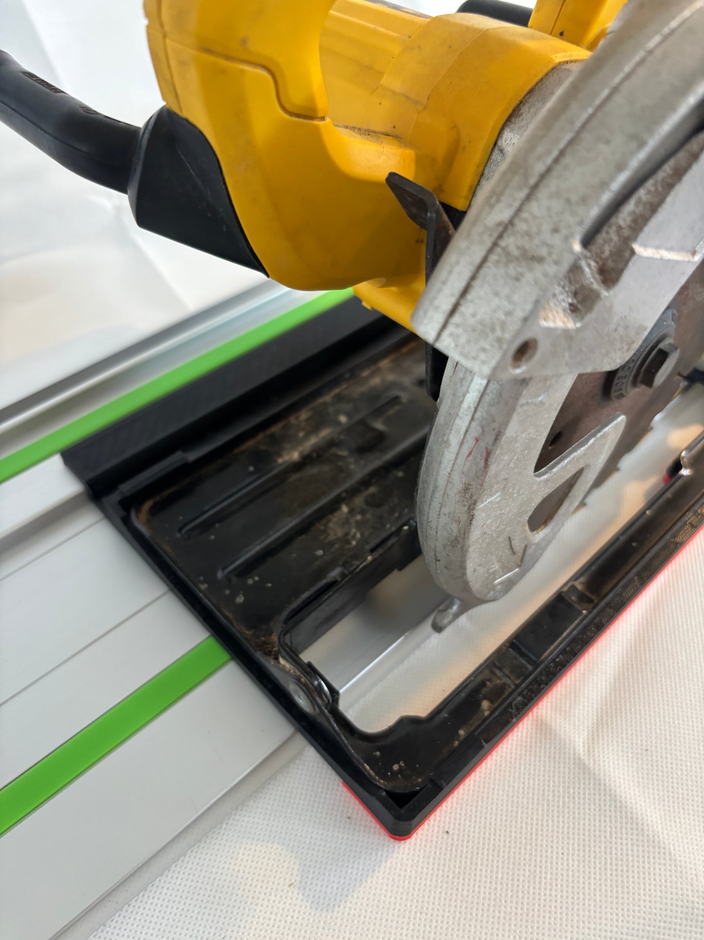 Dewalt DWE550 Adaptor base / Skid plate for Circular Saw to fit Festool Guide rail