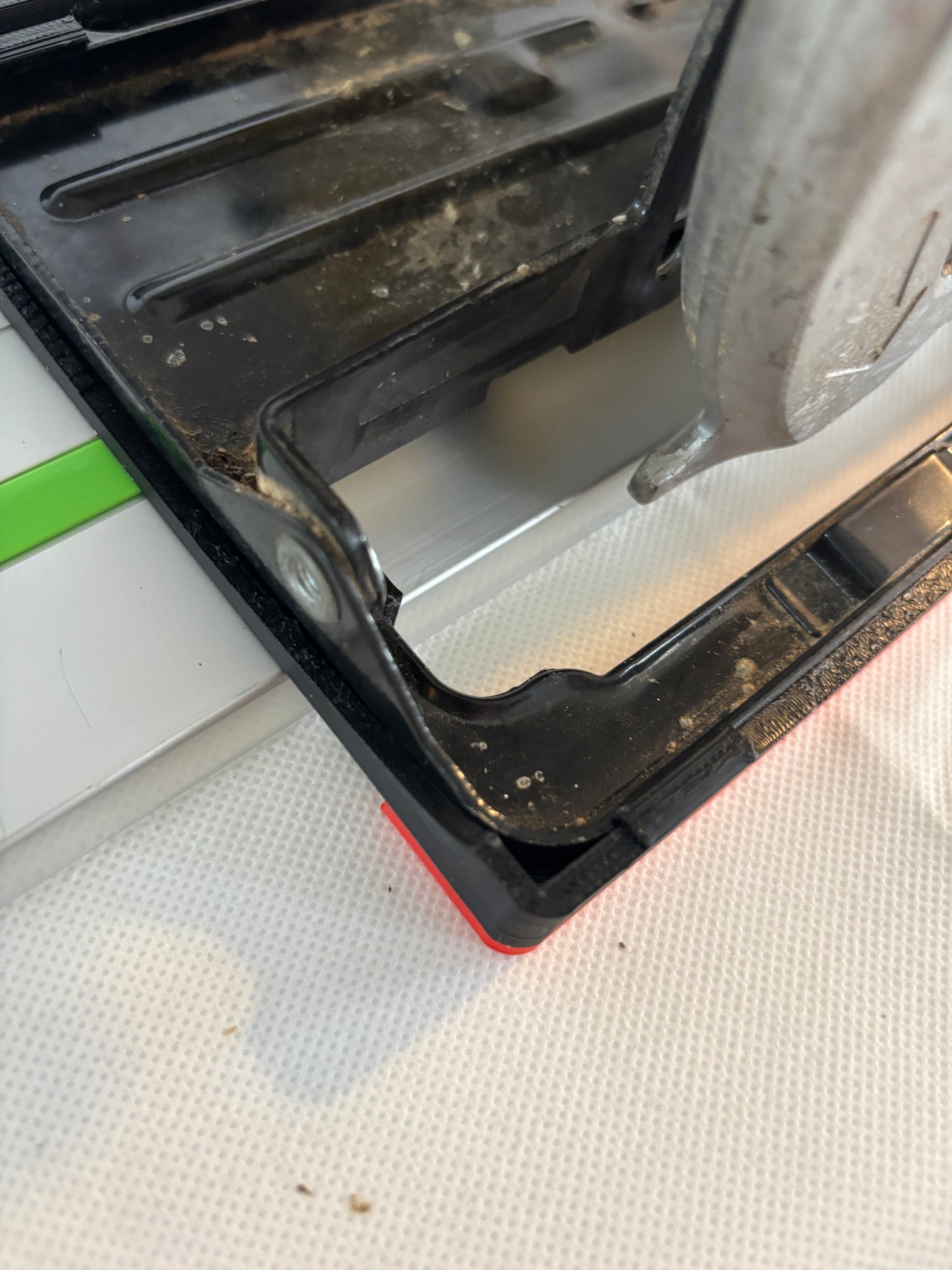 Dewalt DWE550 Adaptor base / Skid plate for Circular Saw to fit Festool Guide rail