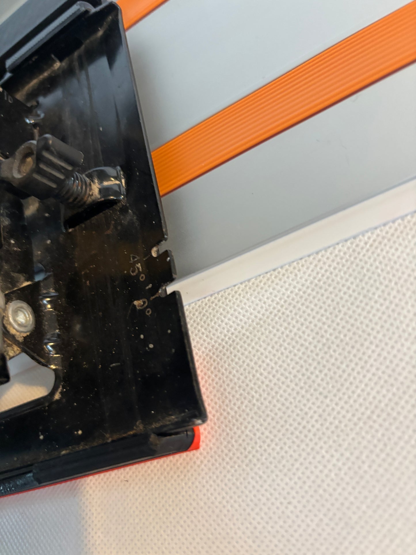 Dewalt DWE550 Adaptor base / Skid plate for Circular Saw to fit Evolution Guide rail