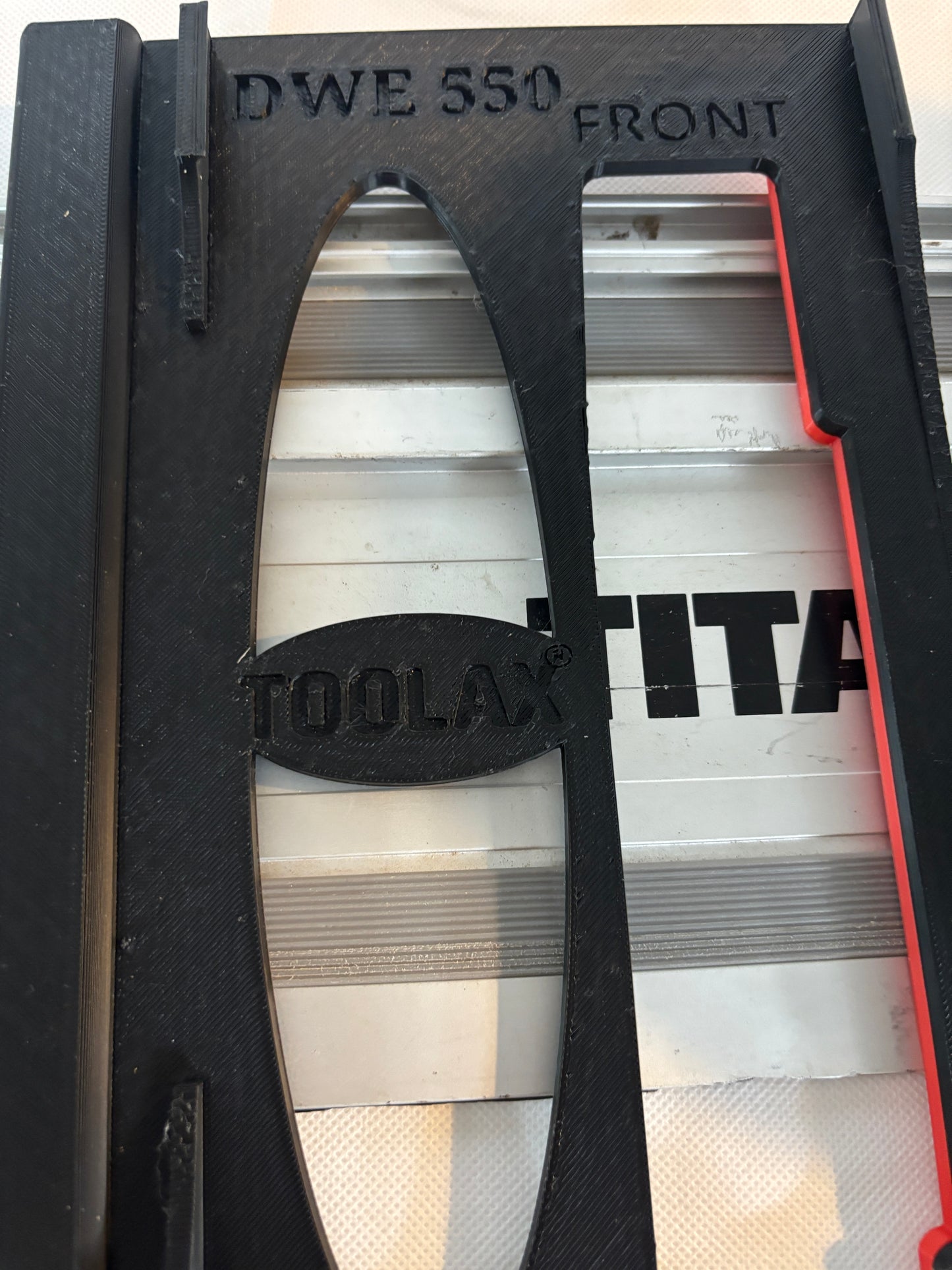 TOOLAX Adaptor base / Skid plate for Circular Saw DWE550 to fit Titan Guide rail