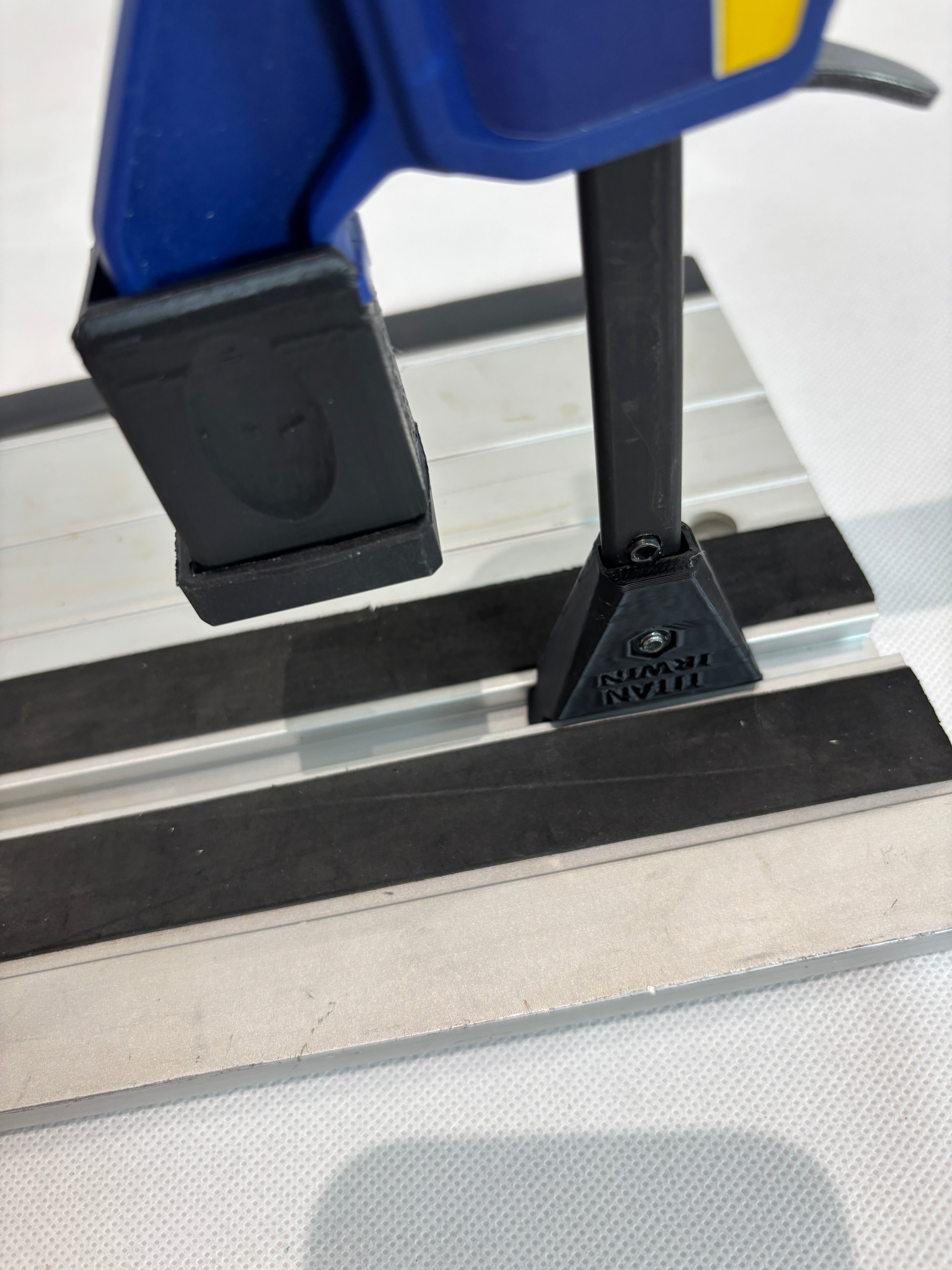 Pair of TOOLAX Quick Grip Clamp Adaptor to fit Titan Guide Rail with Riser block