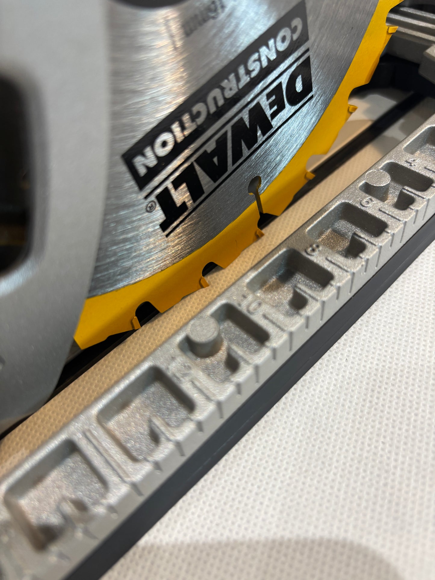 Dewalt DCS572 Adaptor base / Skid plate / Shoe for Circular Saw compatible with Makita Guide rail