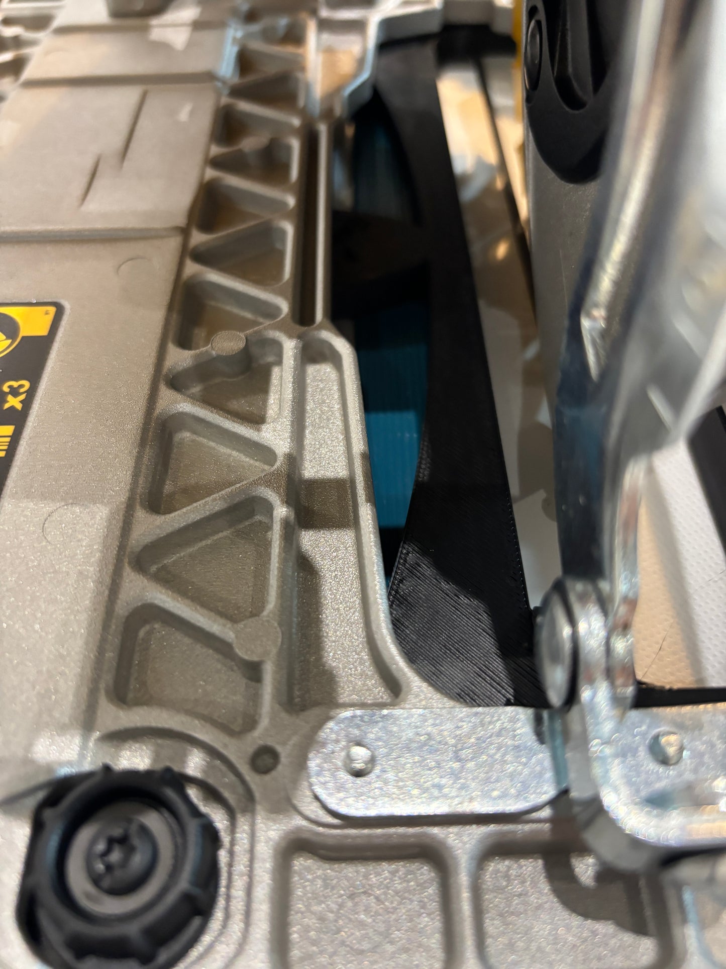 Dewalt DCS572 Adaptor base / Skid plate / Shoe for Circular Saw compatible with Makita Guide rail