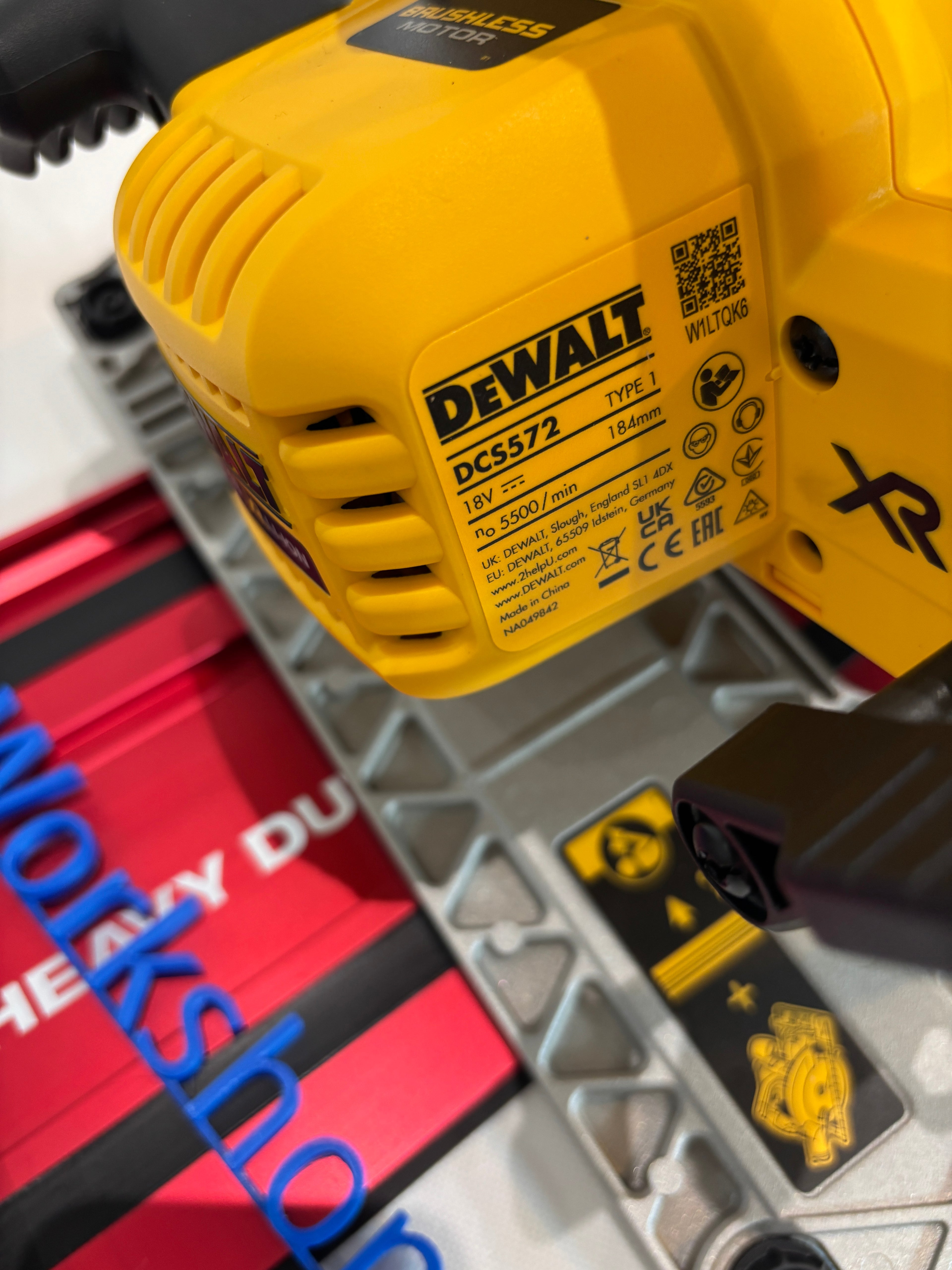 Dewalt DCS572 Adaptor base / Skid plate / Shoe for Circular Saw compatible with Milwaukee Guide rail