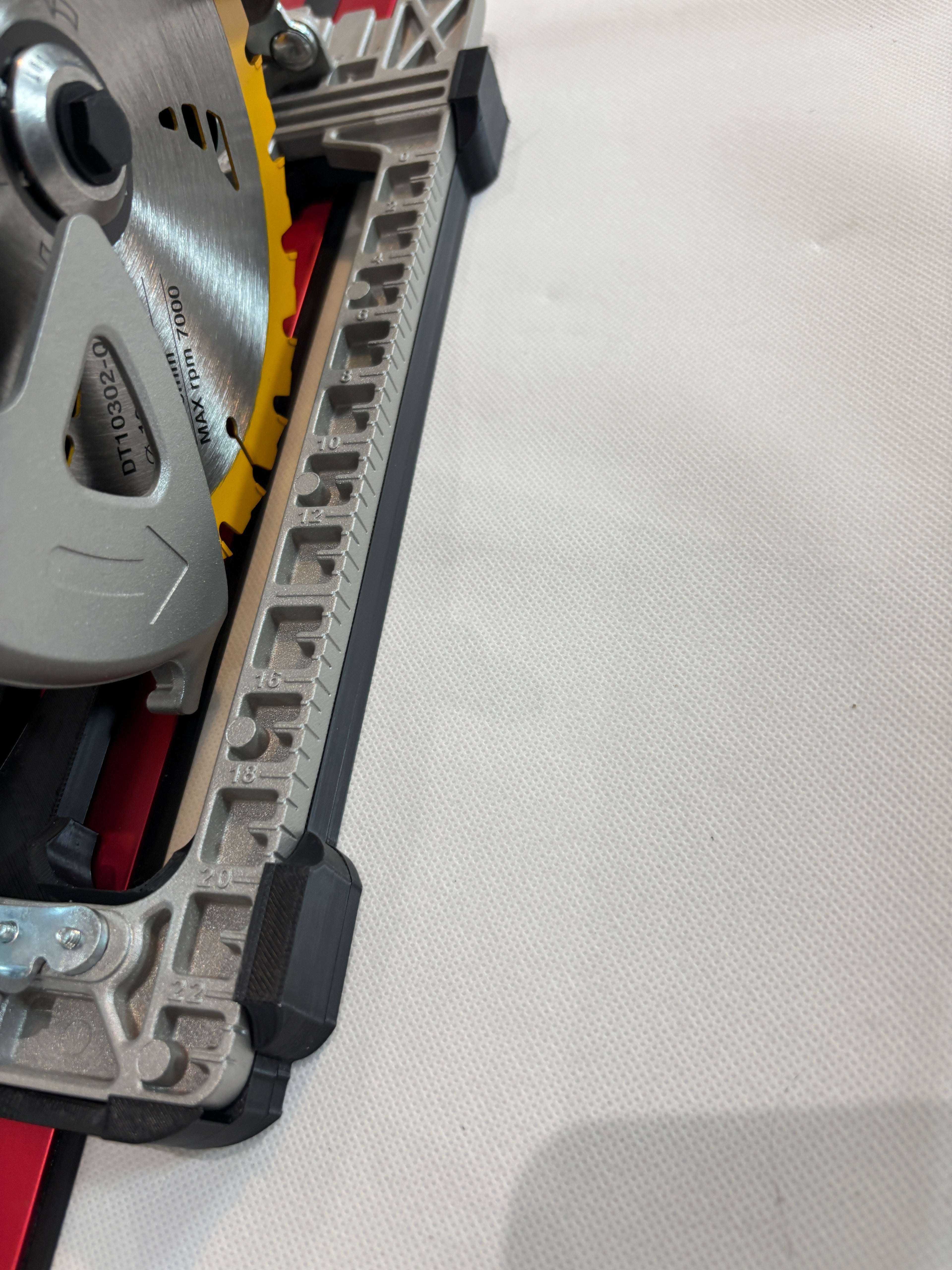 Dewalt DCS572 Adaptor base / Skid plate / Shoe for Circular Saw compatible with Milwaukee Guide rail