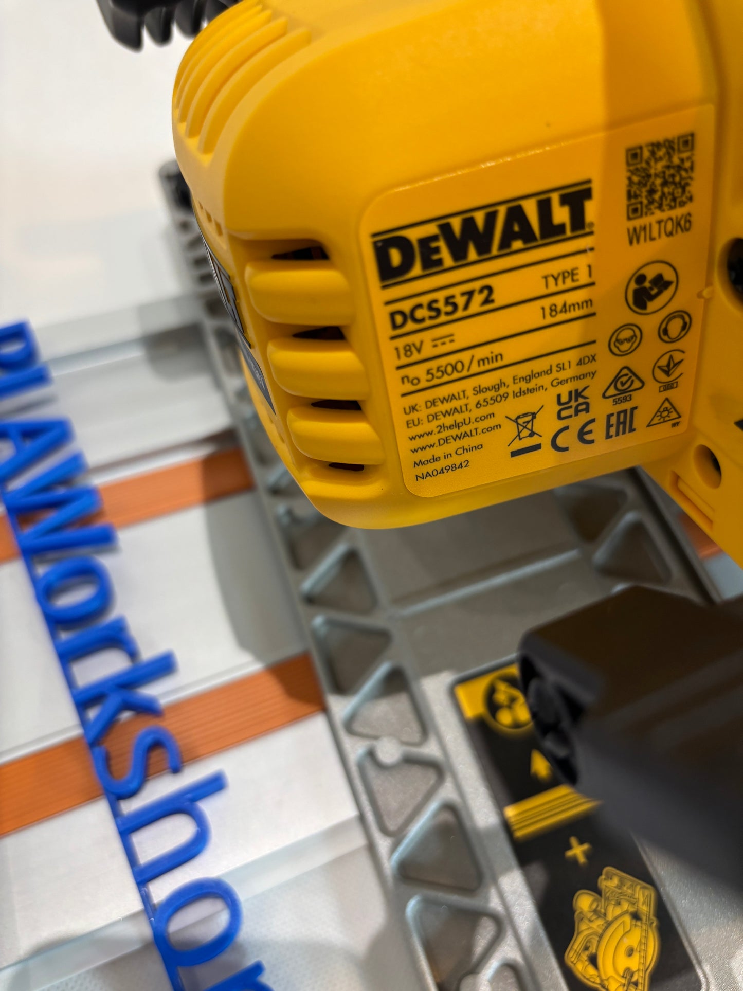 Dewalt DCS572 Adaptor base / Skid plate / Shoe for Circular Saw compatible with Evolution Guide rail