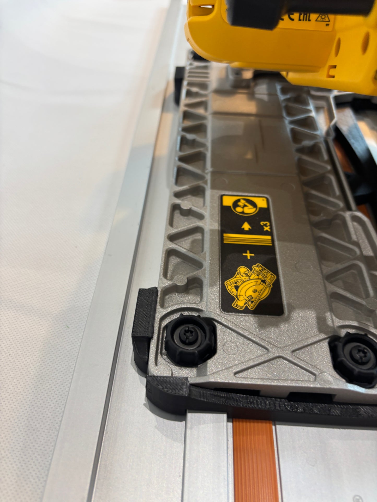 Dewalt DCS572 Adaptor base / Skid plate / Shoe for Circular Saw compatible with Evolution Guide rail