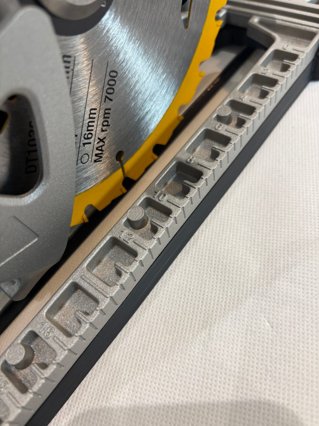 Dewalt DCS572 Adaptor base / Skid plate / Shoe for Circular Saw compatible with Triton Guide rail