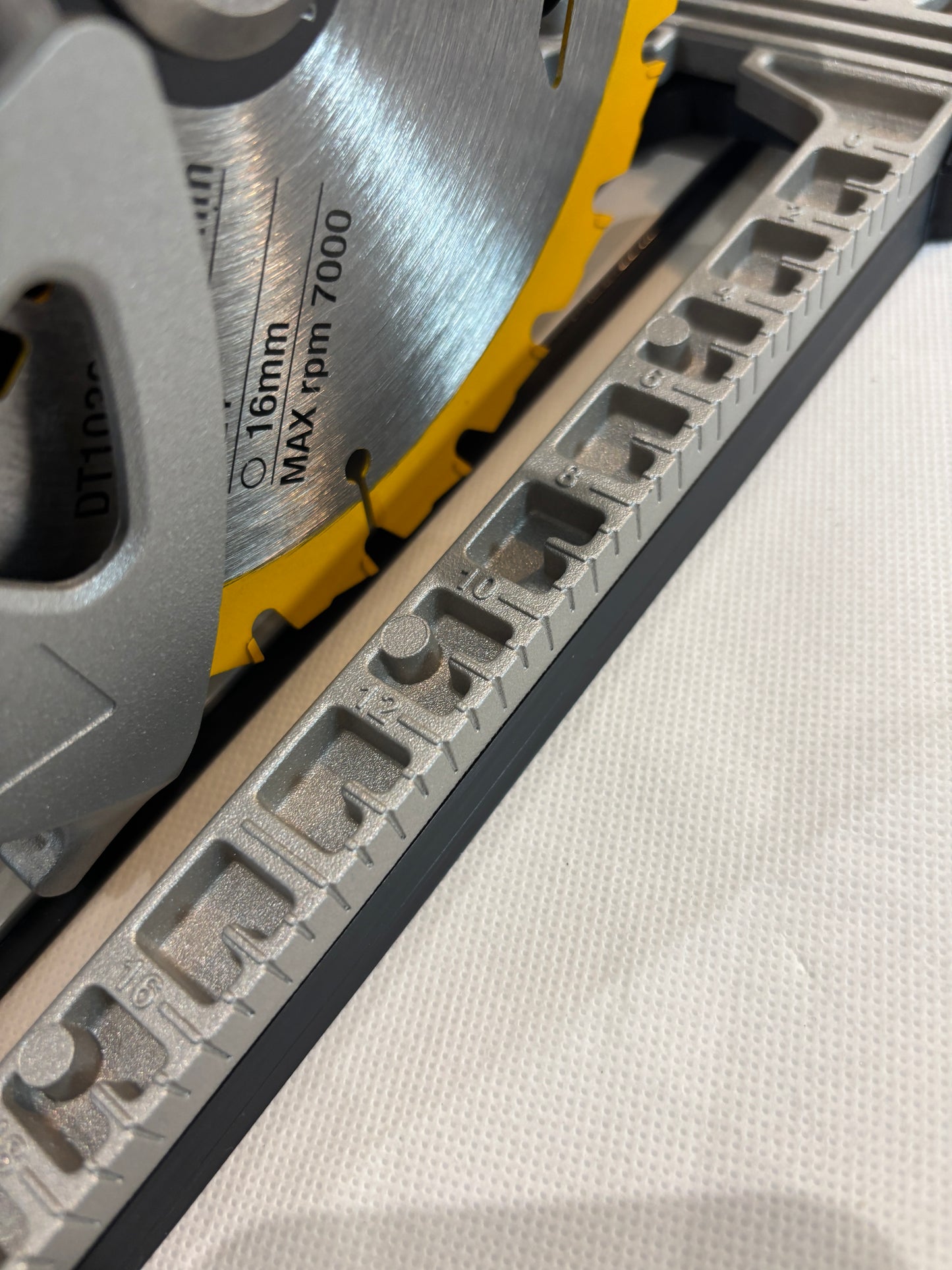 Dewalt DCS572 Adaptor base / Skid plate / Shoe for Circular Saw compatible with Triton Guide rail