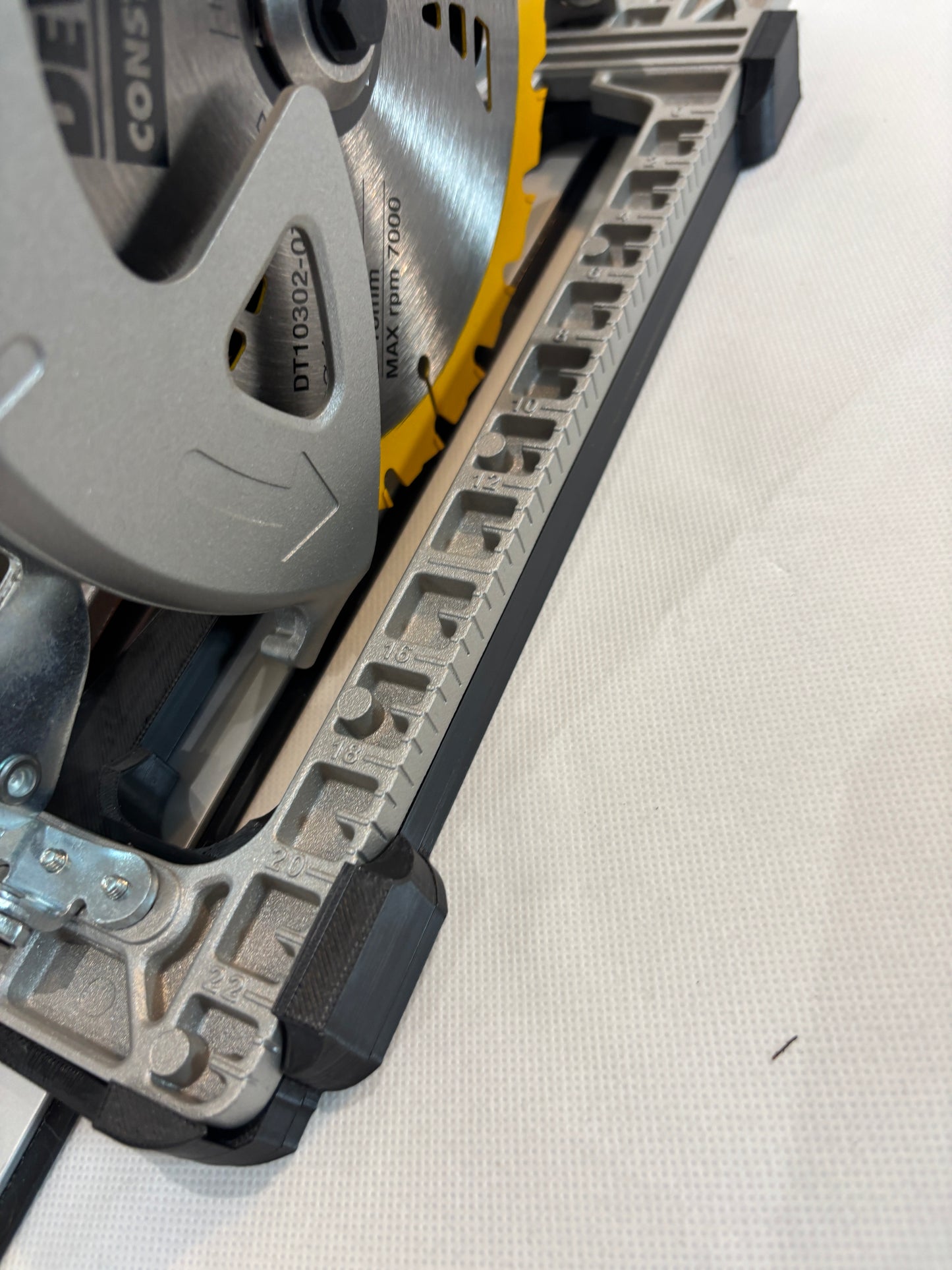 Dewalt DCS572 Adaptor base / Skid plate / Shoe for Circular Saw compatible with Triton Guide rail