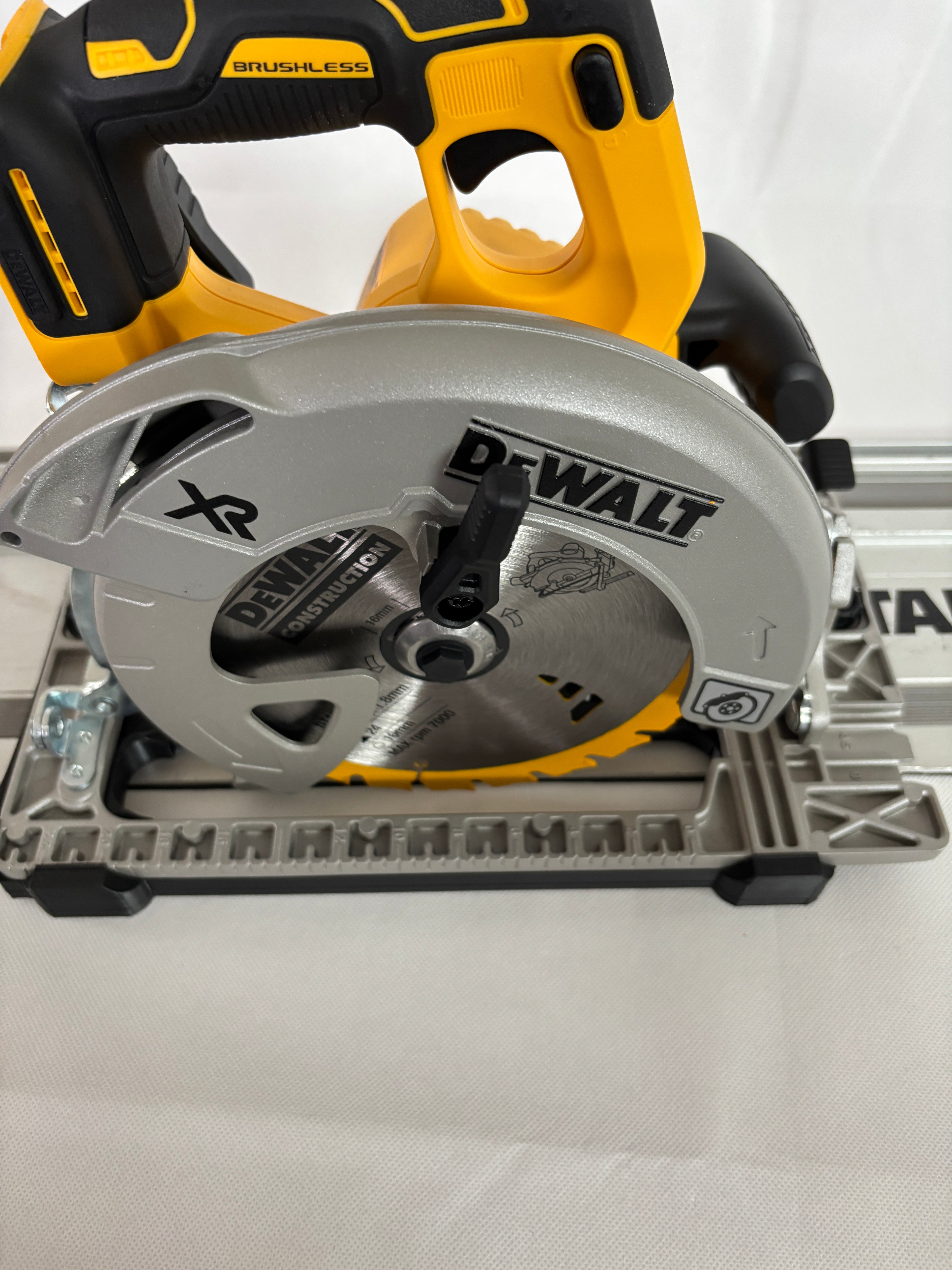 Dewalt DCS572 Adaptor base / Skid plate / Shoe for Circular Saw compatible with Titan Guide rail