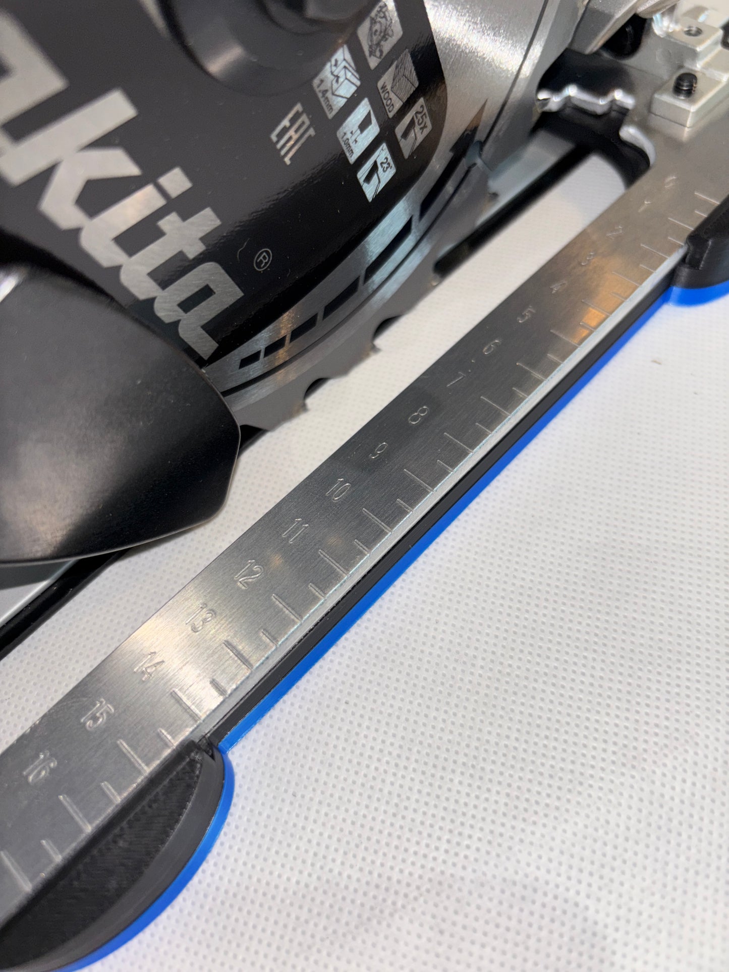 TOOLAX Adaptor Base / Skid plate, compatible with Makita DHS660 / XSH04 Circular saw to fit Makita Guide Rail