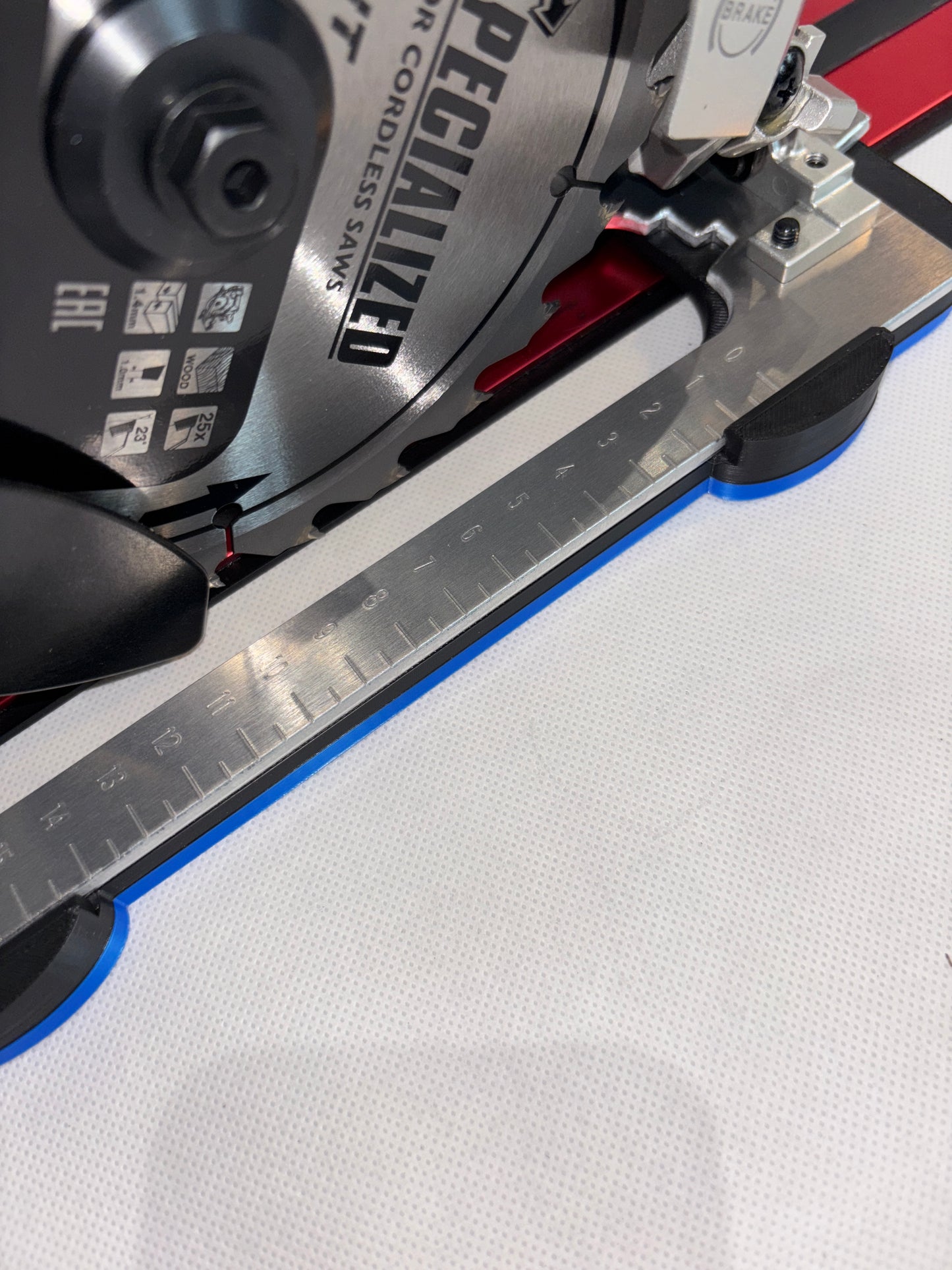 TOOLAX Adaptor Base / Skid plate, compatible with Makita DHS660 / XSH04 Circular saw to fit Milwaukee Guide Rail