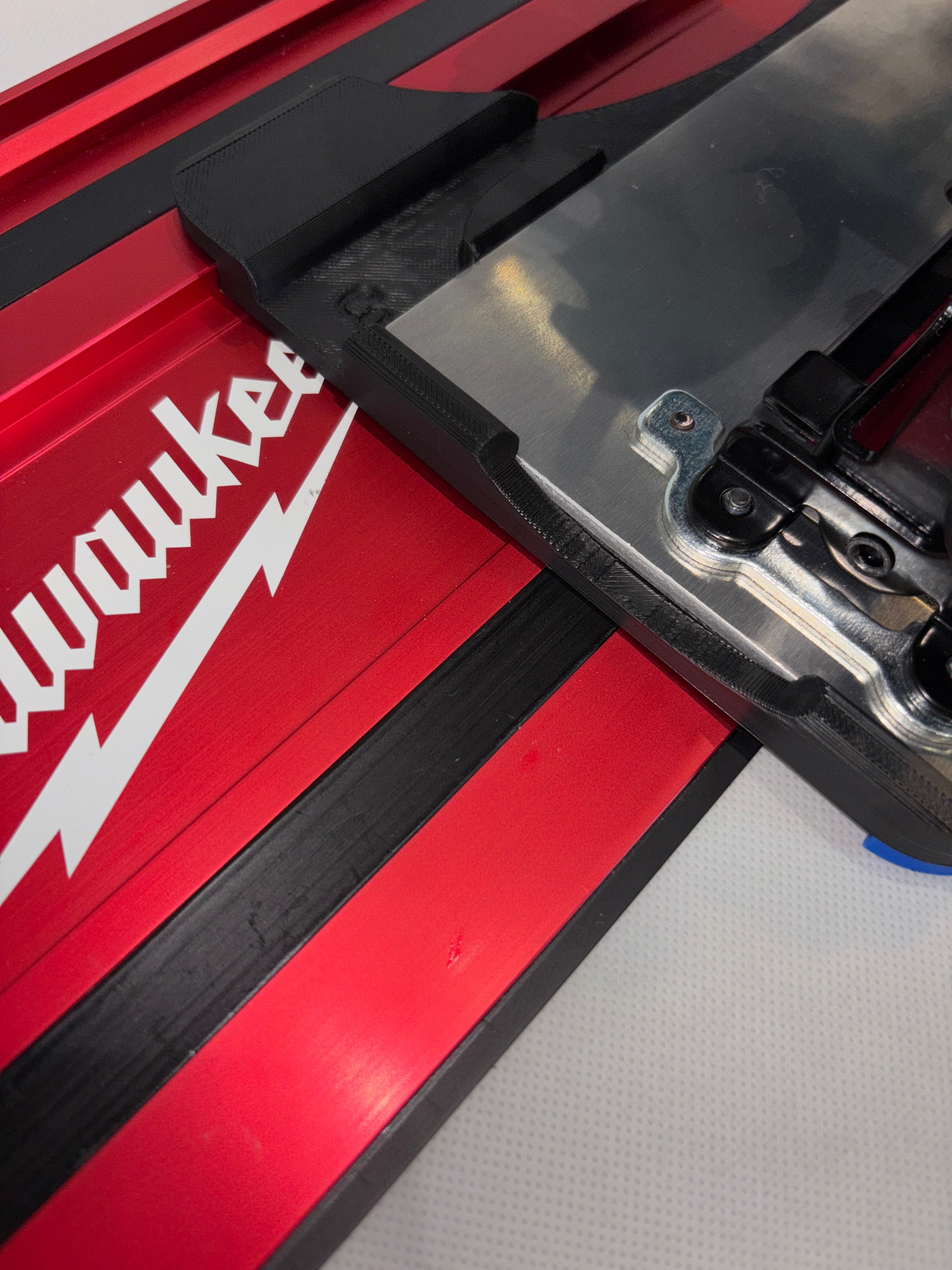 TOOLAX Adaptor Base / Skid plate, compatible with Makita DHS660 / XSH04 Circular saw to fit Milwaukee Guide Rail