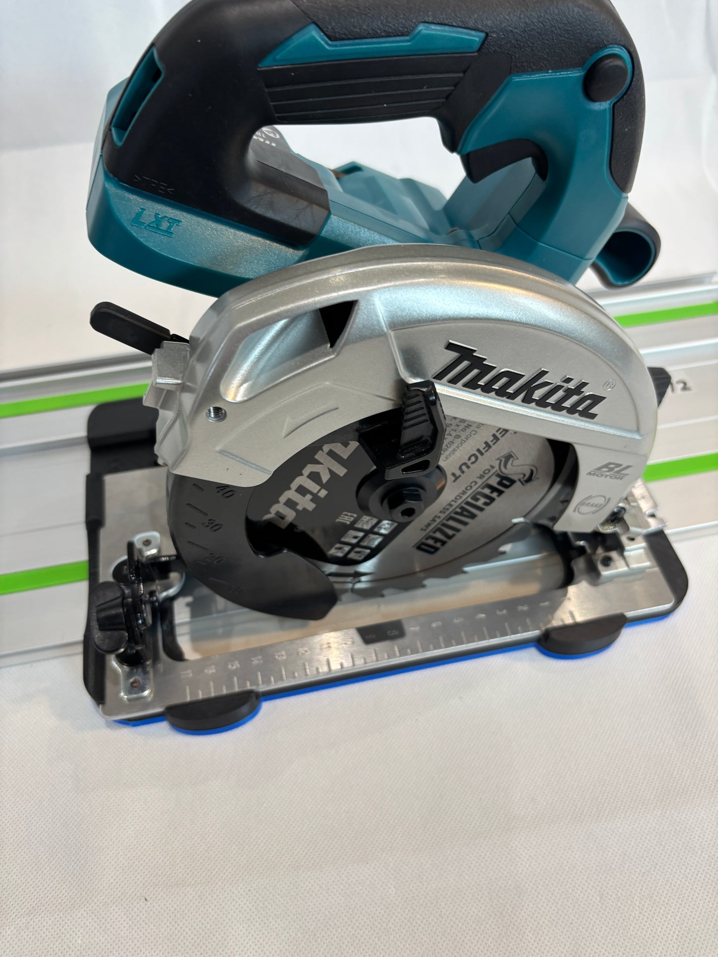 TOOLAX Adaptor Base / Skid plate, compatible with Makita DHS660 / XSH04 Circular saw to fit Festool Guide Rail