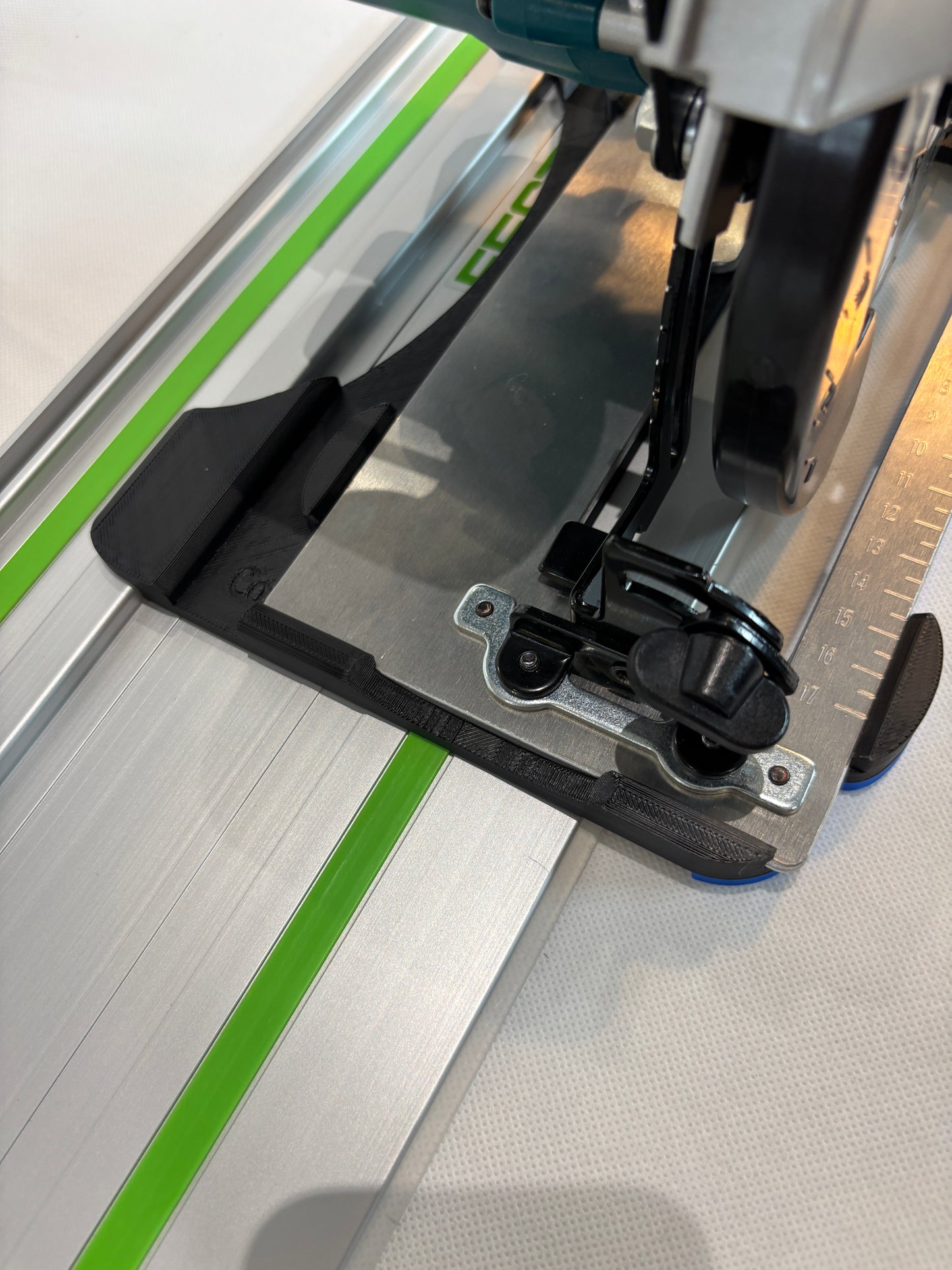 TOOLAX Adaptor Base / Skid plate, compatible with Makita DHS660 / XSH04 Circular saw to fit Festool Guide Rail