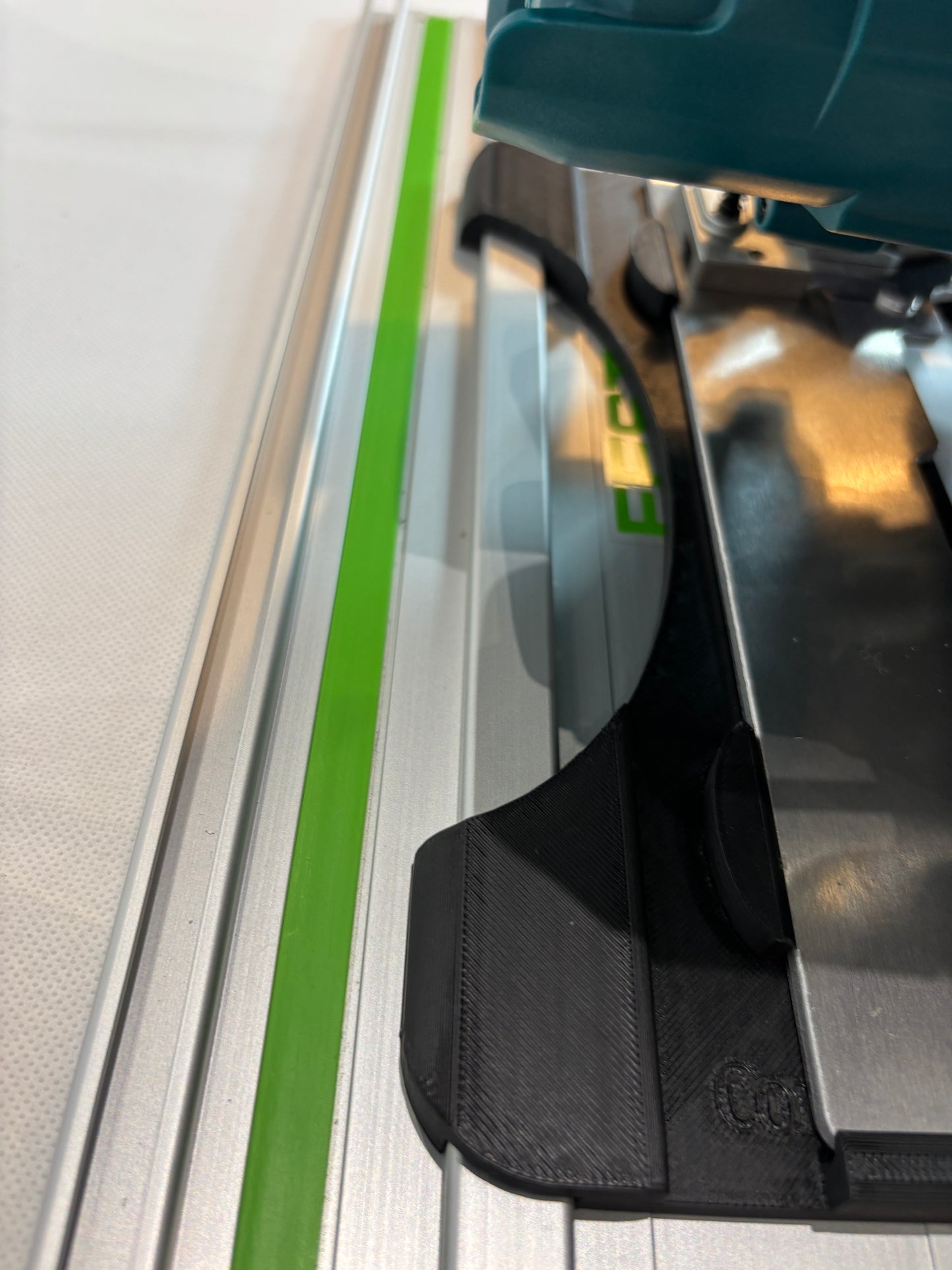 TOOLAX Adaptor Base / Skid plate, compatible with Makita DHS660 / XSH04 Circular saw to fit Festool Guide Rail