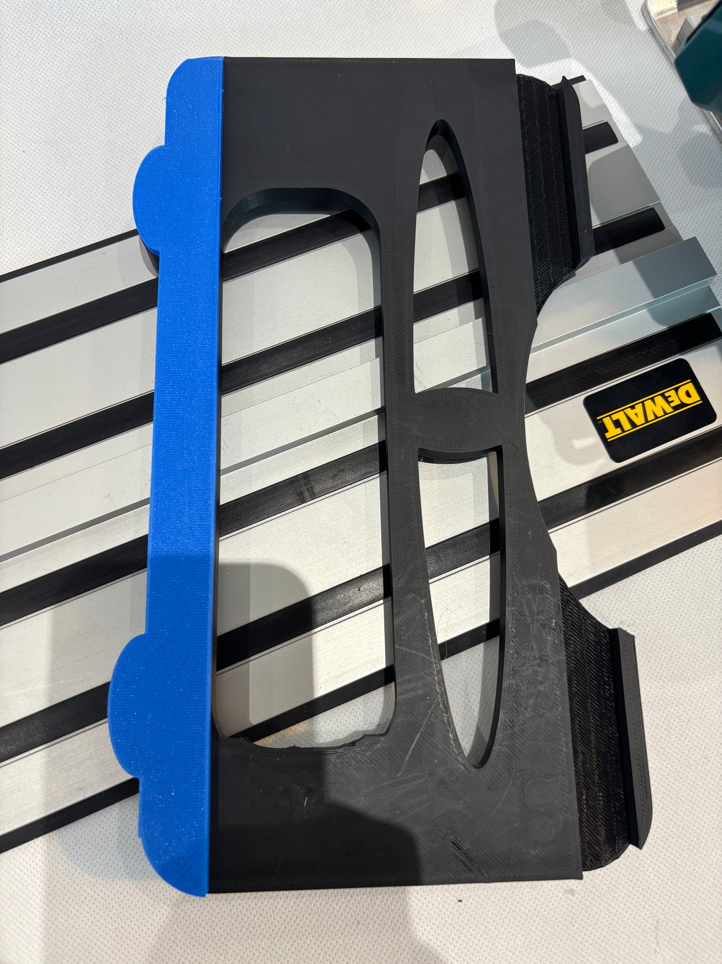 TOOLAX Adaptor Base / Skid plate, compatible with Makita DHS660 / XSH04 Circular saw to fit Dewalt Guide Rail