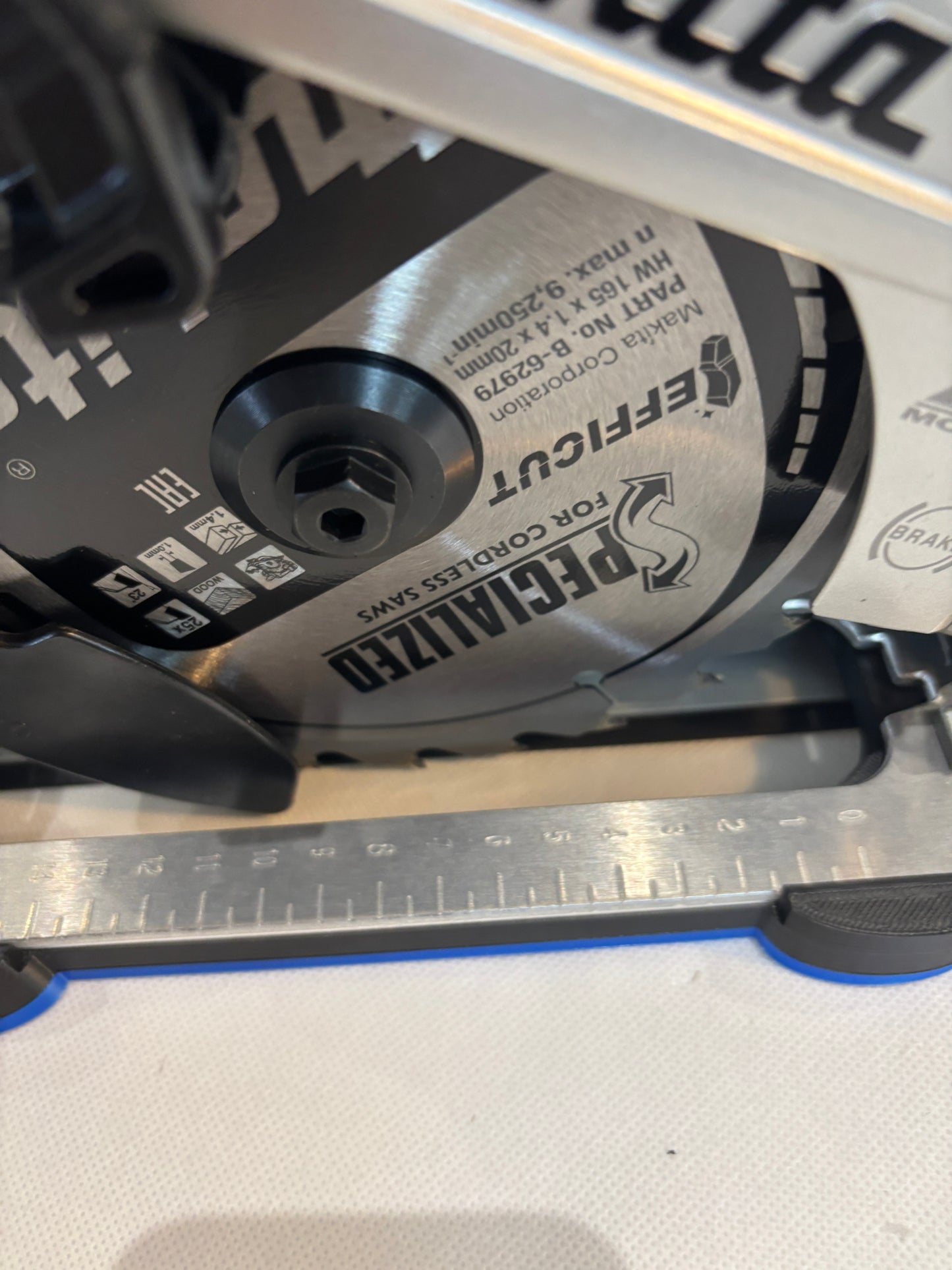 TOOLAX Adaptor Base / Skid plate, compatible with Makita DHS660 / XSH04 Circular saw to fit Dewalt Guide Rail