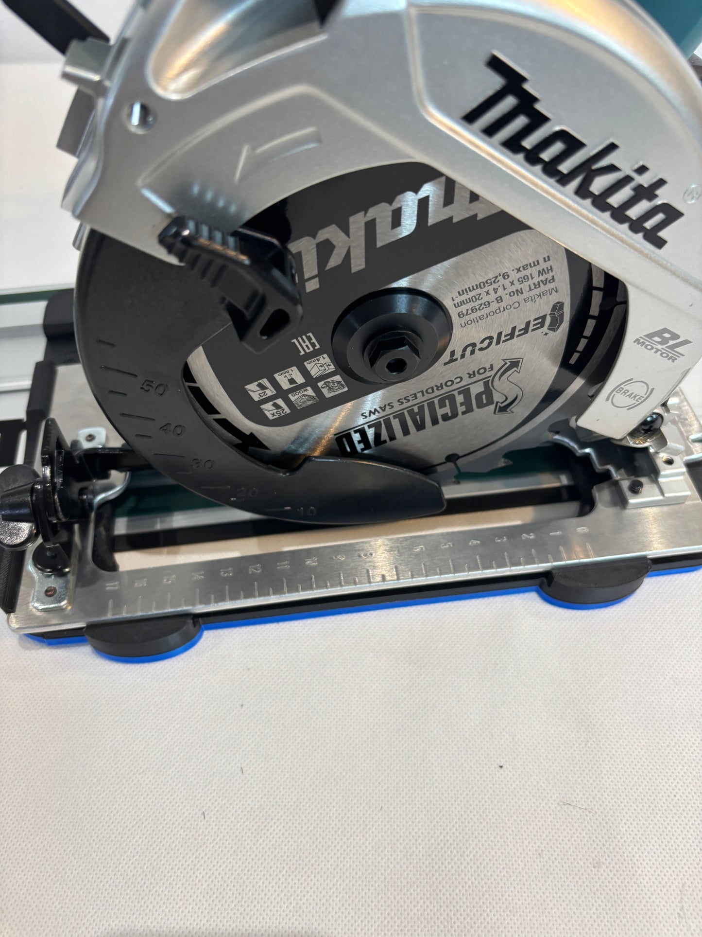 TOOLAX Adaptor Base / Skid plate, compatible with Makita DHS660 / XSH04 Circular saw to fit Metabo Guide Rail