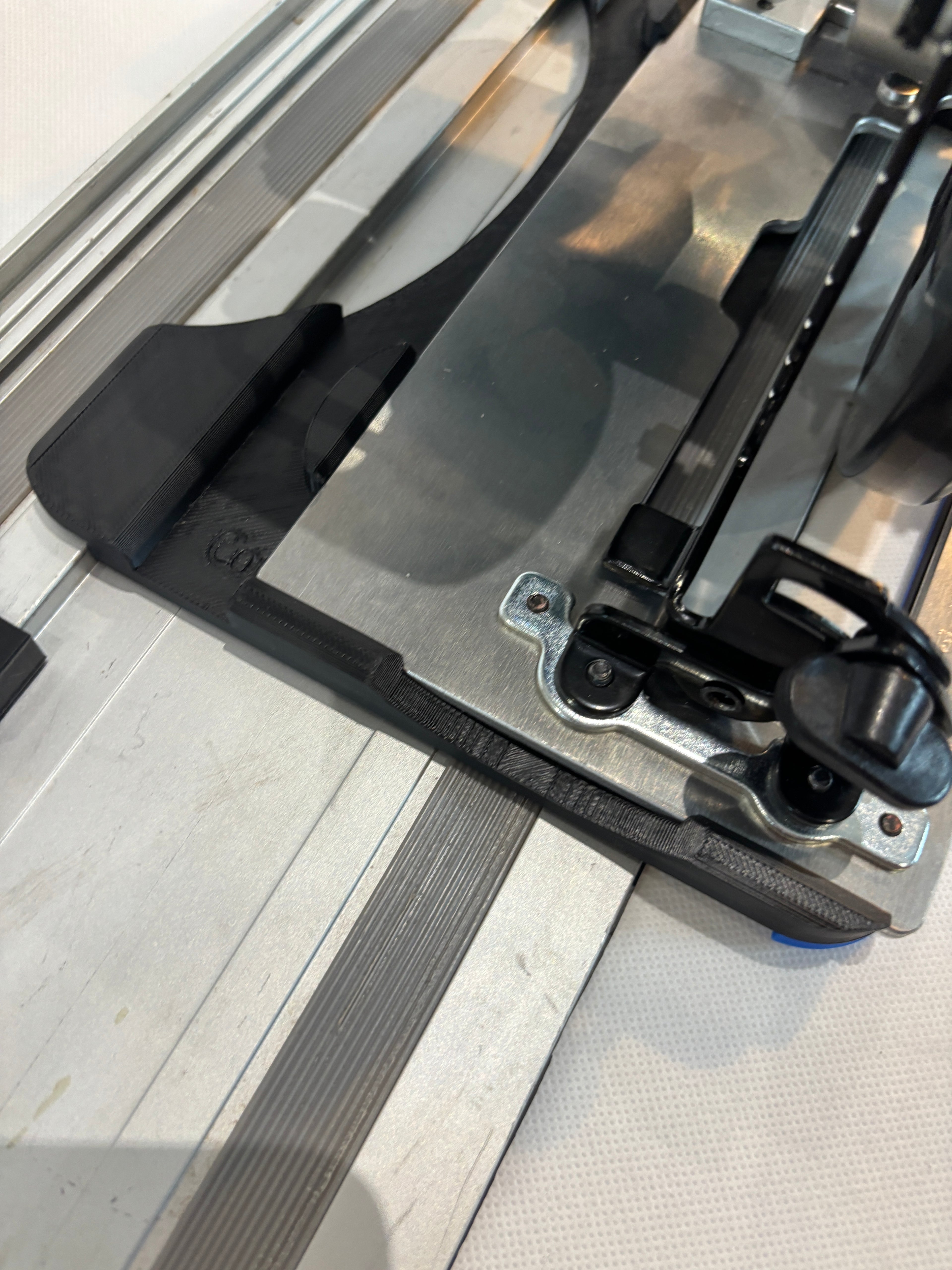 TOOLAX Adaptor Base / Skid plate compatible with Makita DHS660 / XSH04 Circular saw to fit Titan Guide Rail