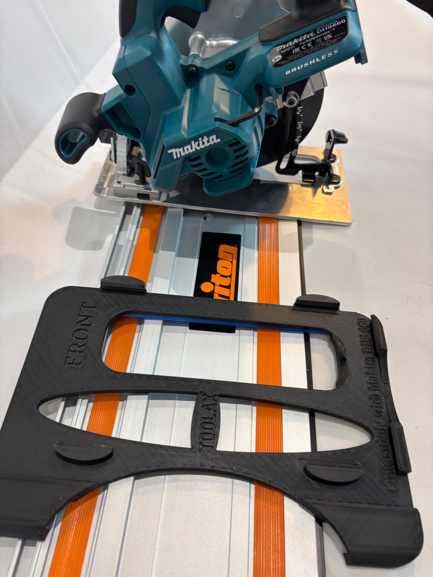 TOOLAX Adaptor Base / Skid plate, compatible with Makita DHS660 / XSH04 Circular saw to fit Triton Guide Rail