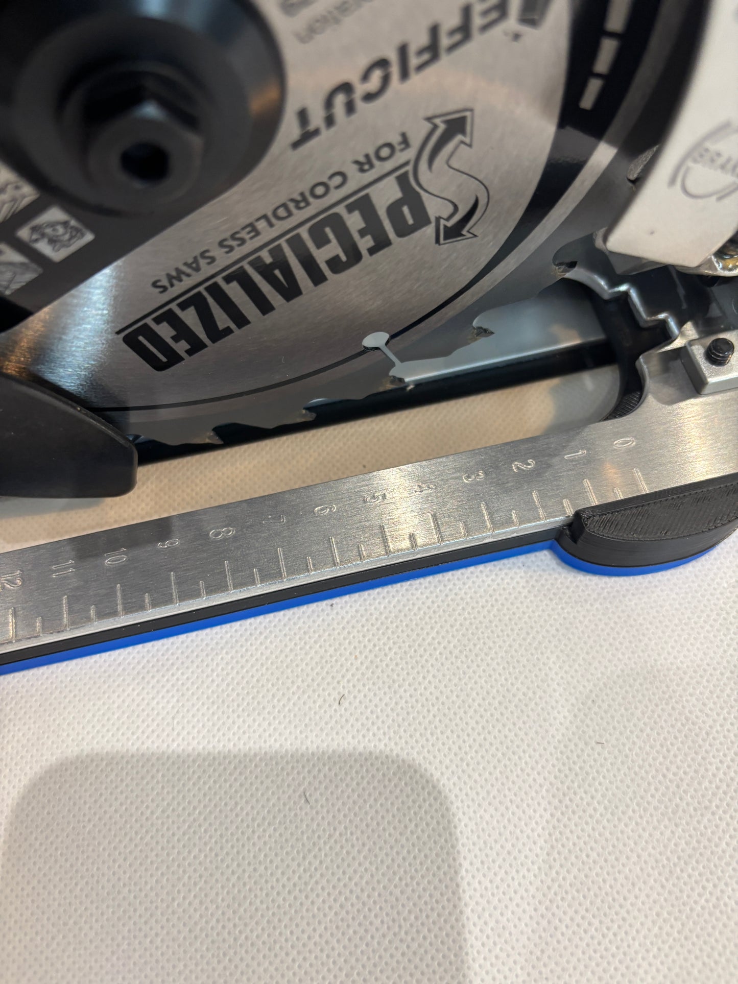 TOOLAX Adaptor Base / Skid plate, compatible with Makita DHS660 / XSH04 Circular saw to fit Triton Guide Rail