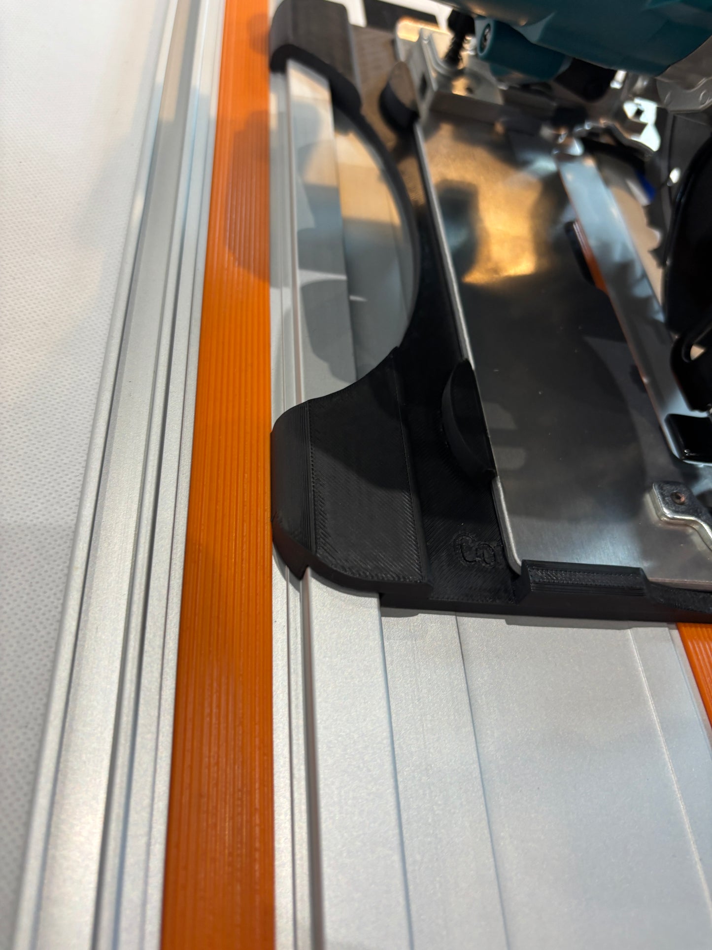 TOOLAX Adaptor Base / Skid plate, compatible with Makita DHS660 / XSH04 Circular saw to fit Triton Guide Rail