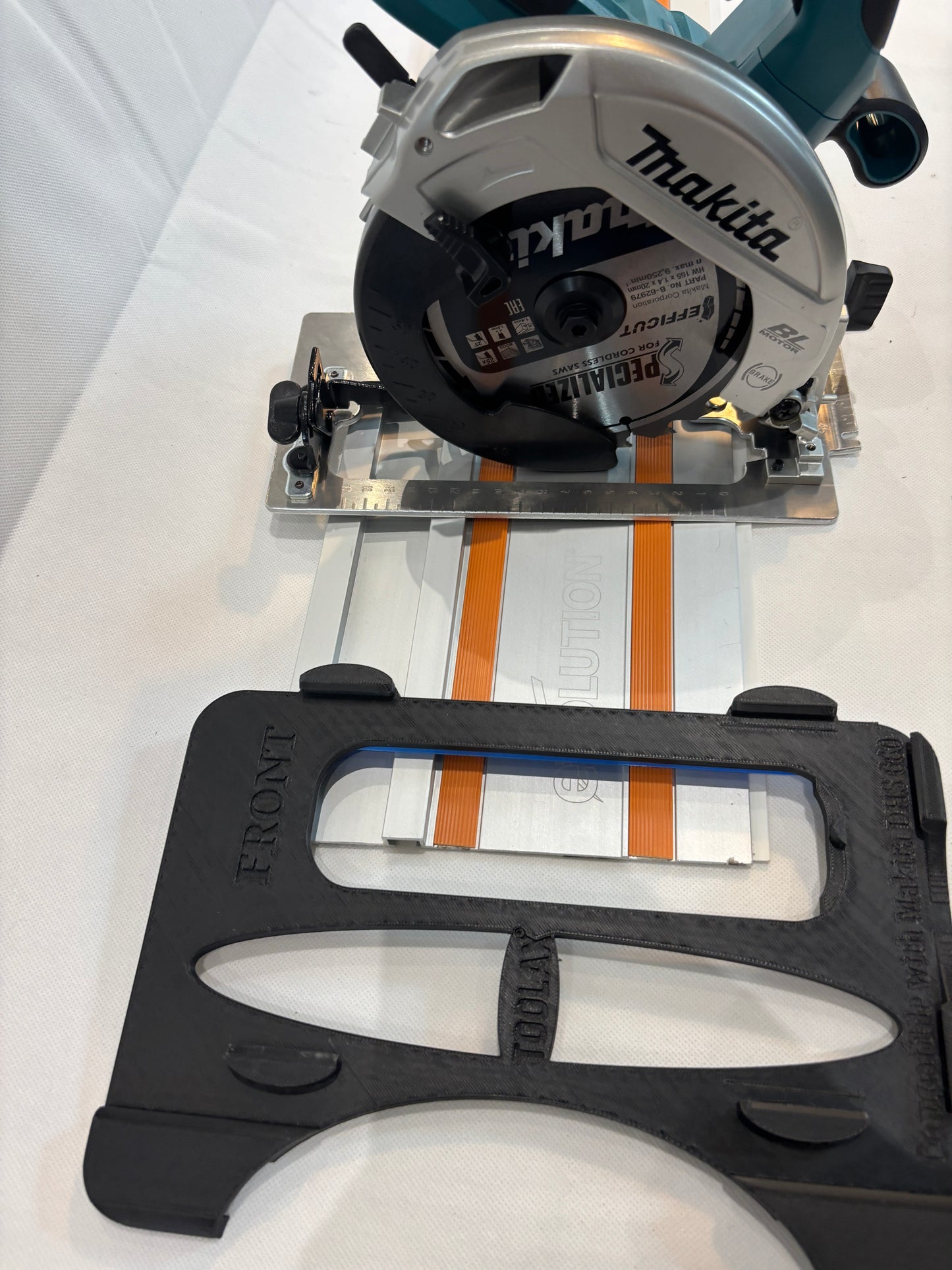 TOOLAX Adaptor Base / Skid plate, compatible with Makita DHS660 / XSH04 Circular saw to fit Evolution Guide Rail