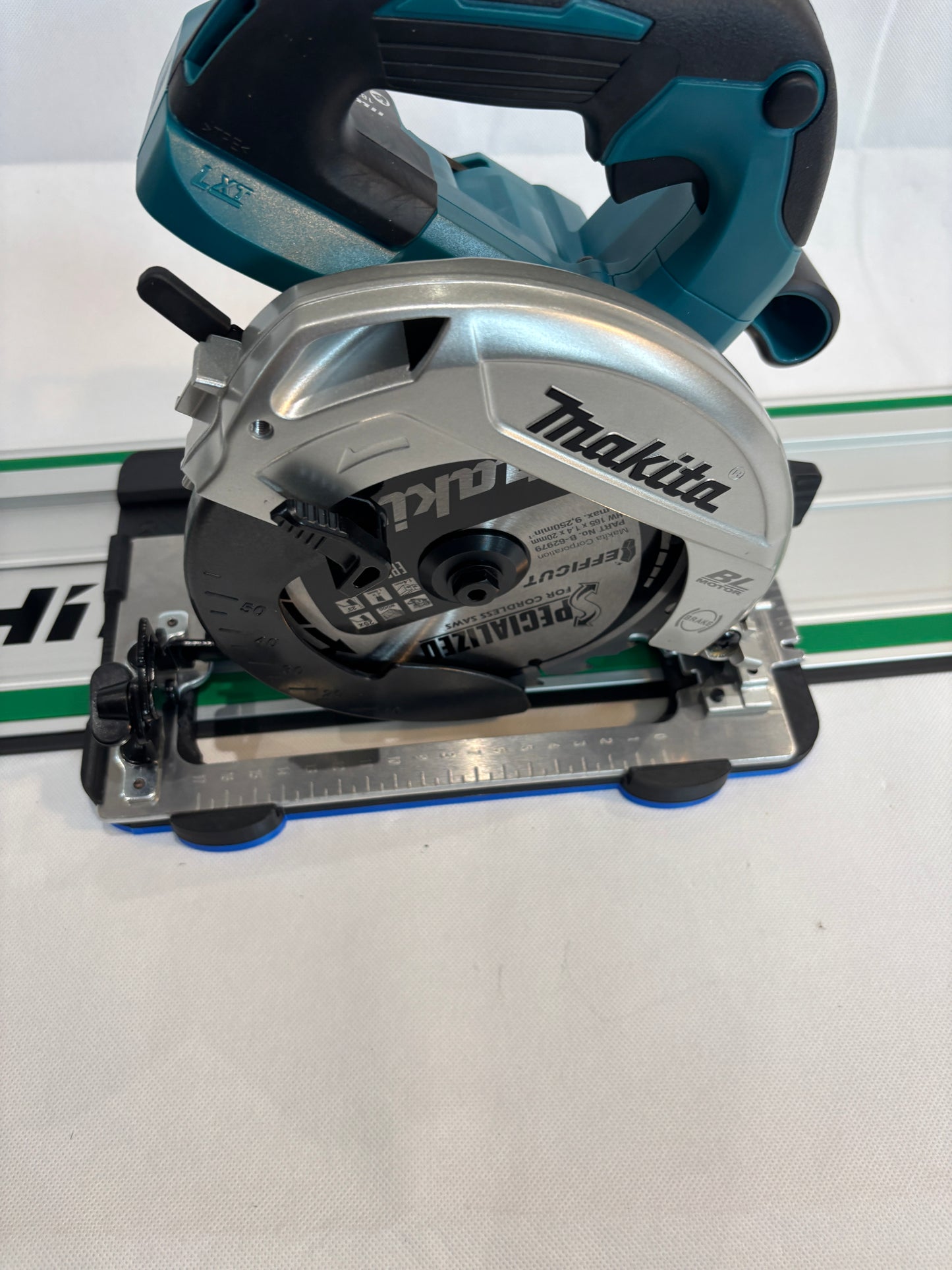 TOOLAX Adaptor Base / Skid plate, compatible with Makita DHS660 / XSH04 Circular saw to fit Hikoki Guide Rail