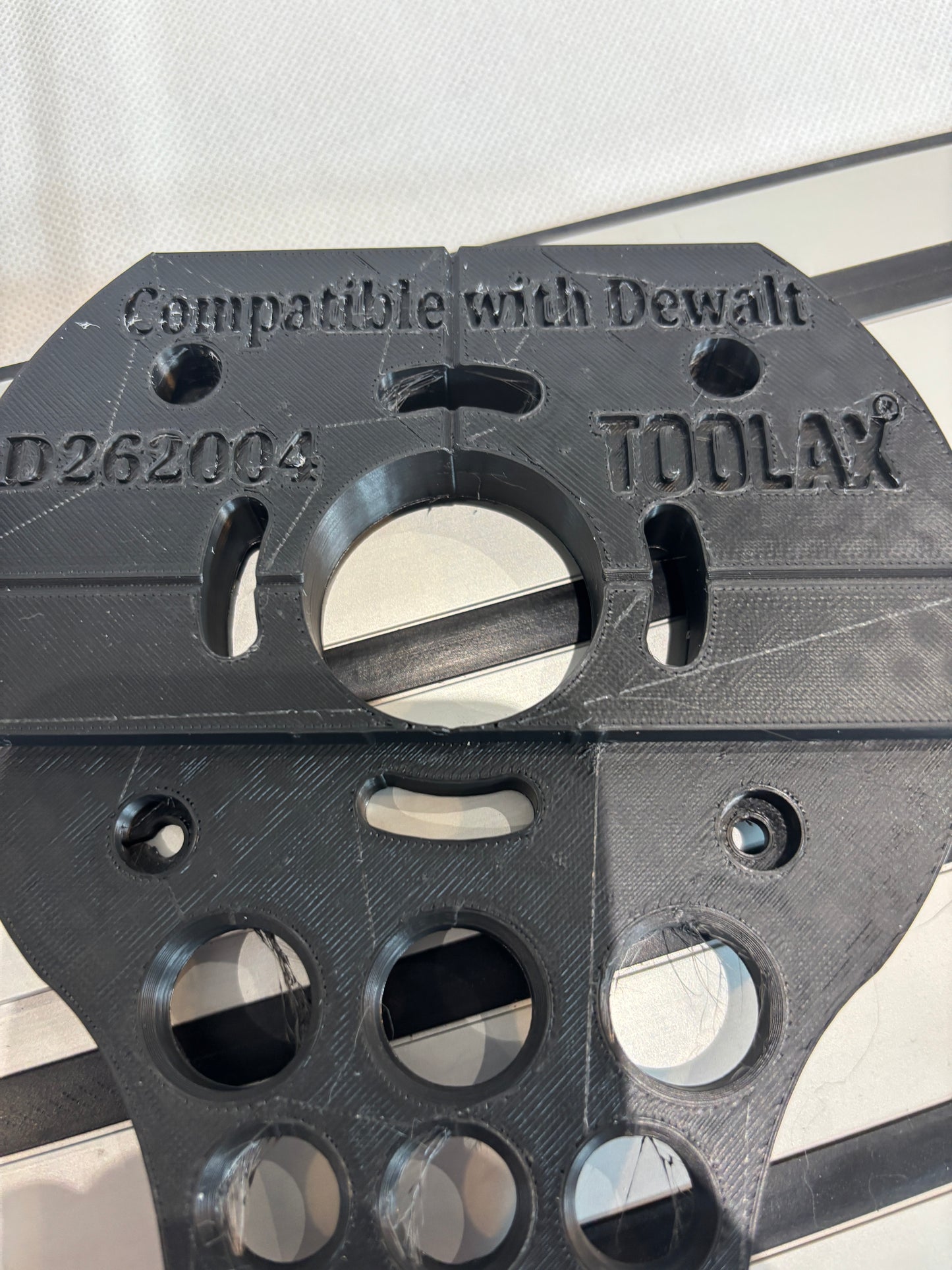TOOLAX Adaptor to fit Dewalt Guide rail for Dewalt Routers: D26203, D26204 & DCW604